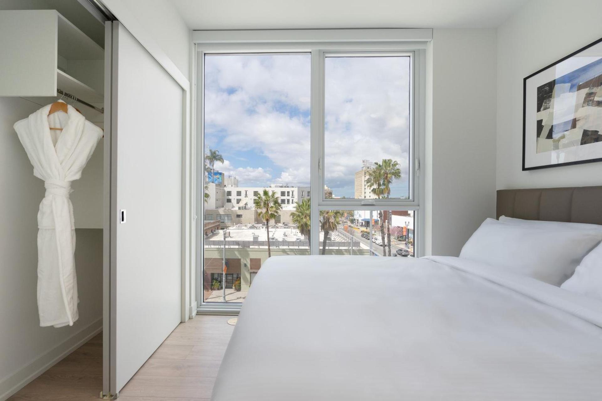 Level Long Beach - East Village photo 17
