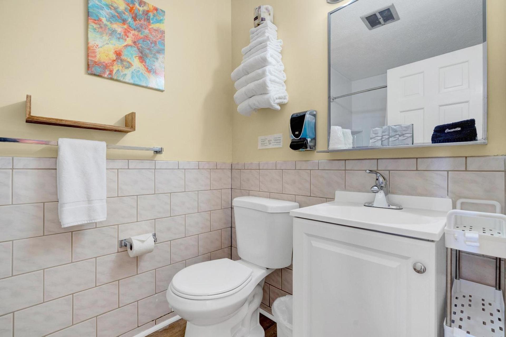 Abellona Inn & Suites photo 56