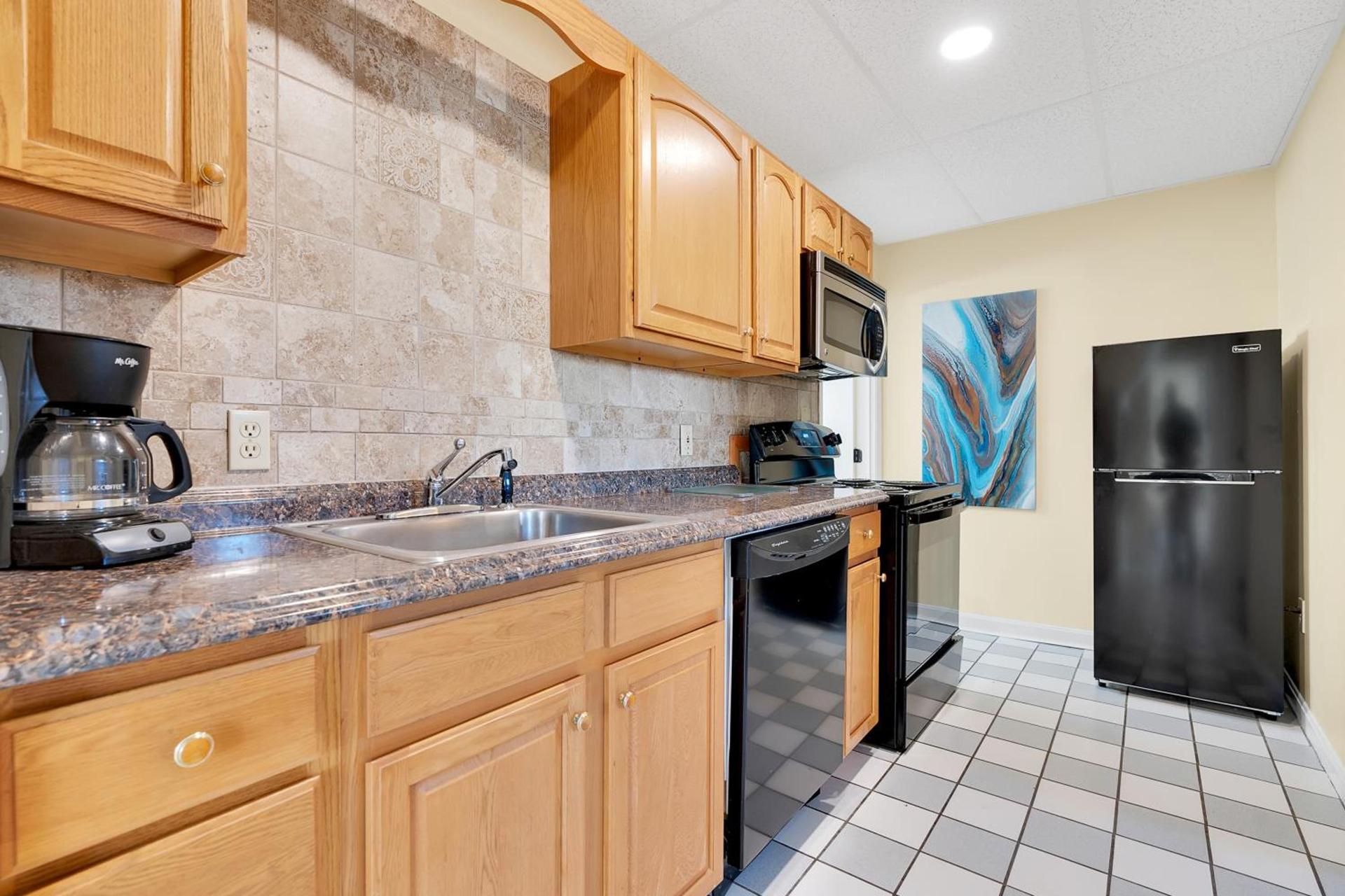 Abellona Inn & Suites photo 60