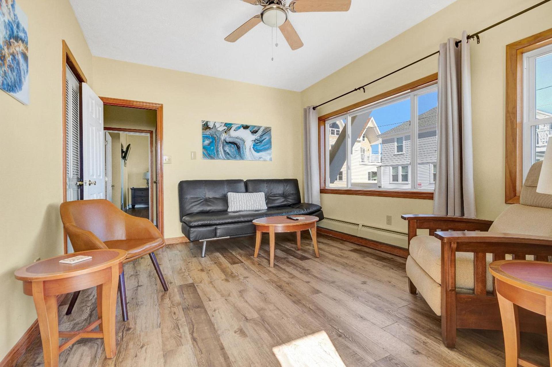 Abellona Inn & Suites photo 80