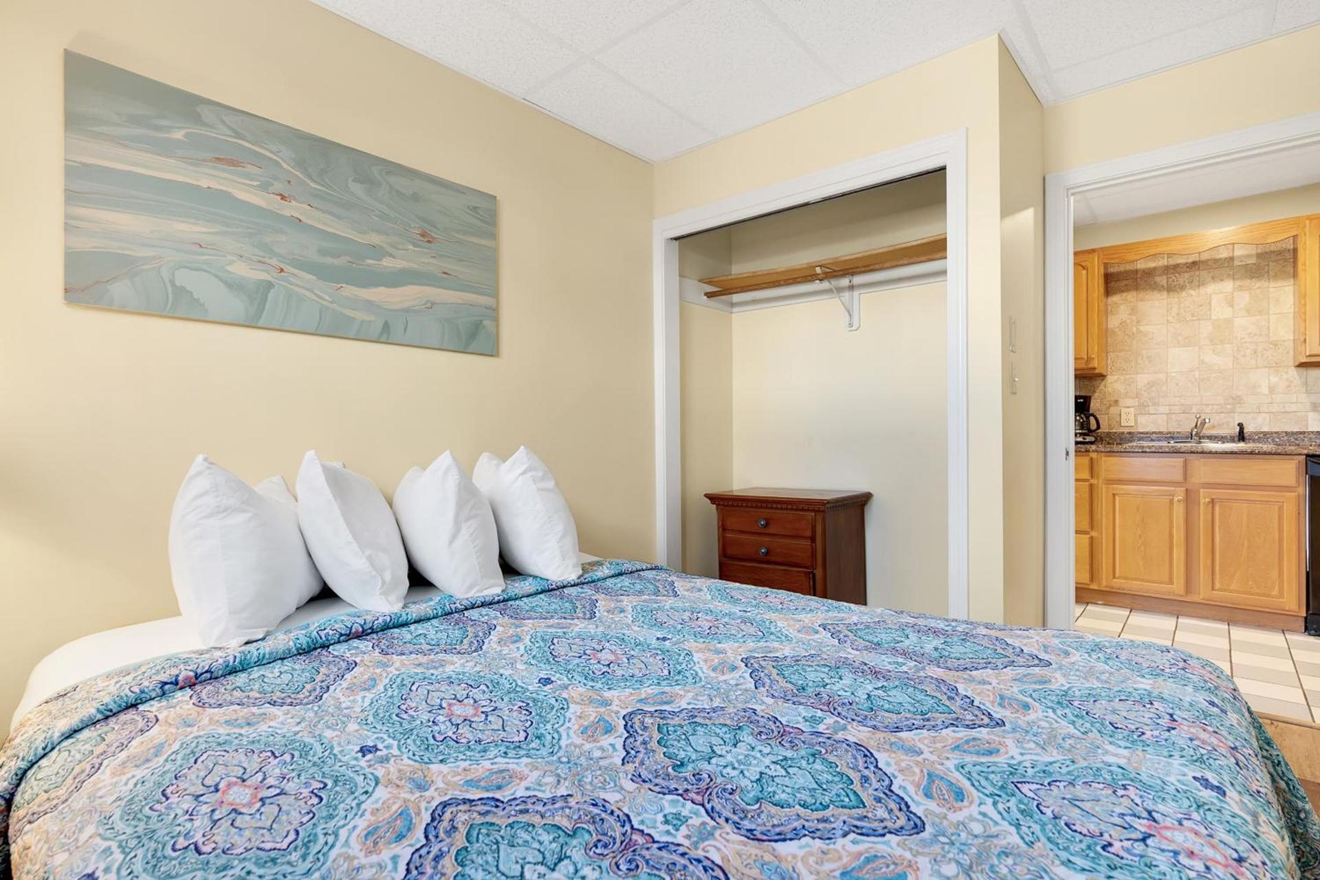 Abellona Inn & Suites photo 86