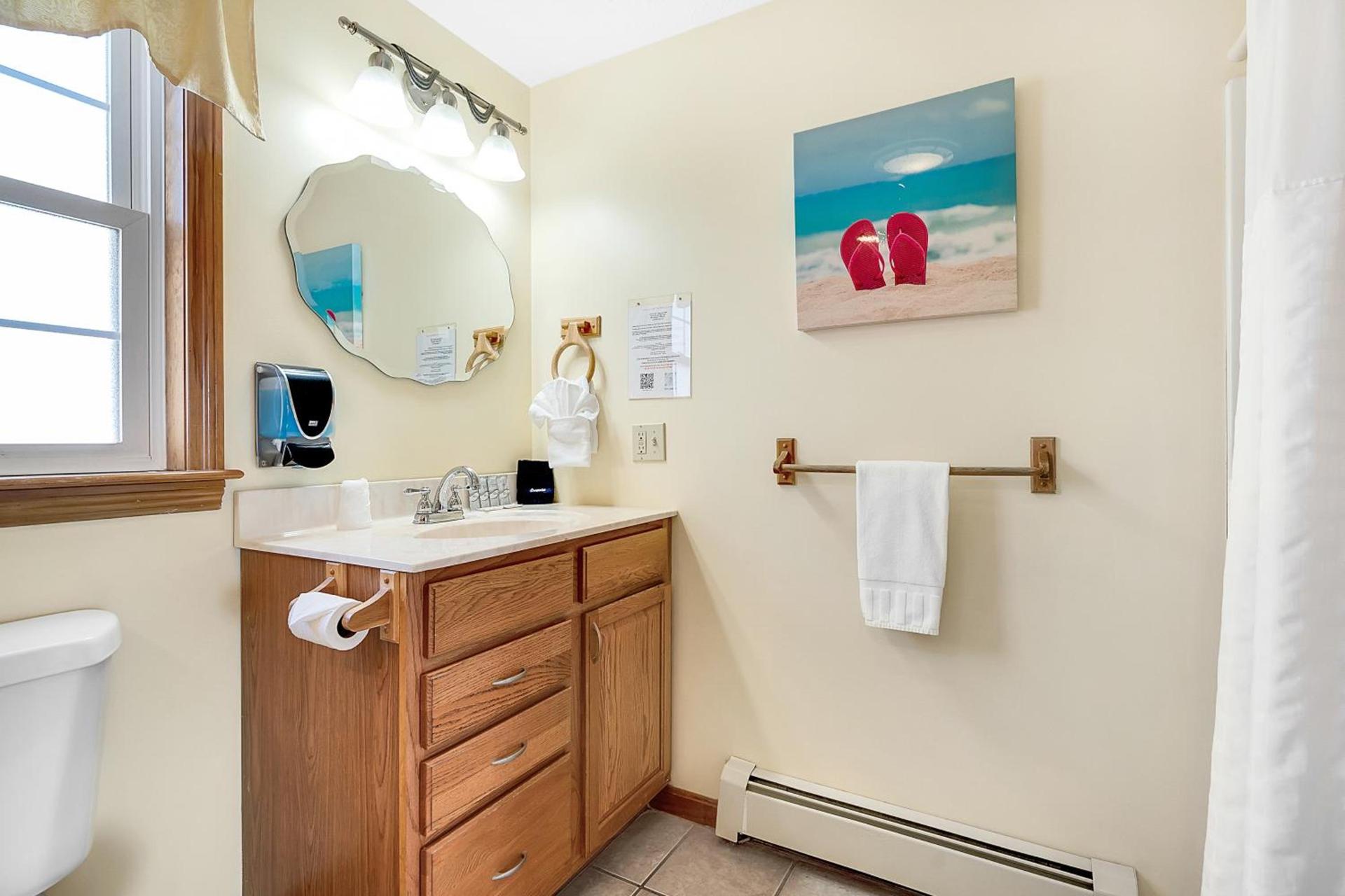 Abellona Inn & Suites photo 93