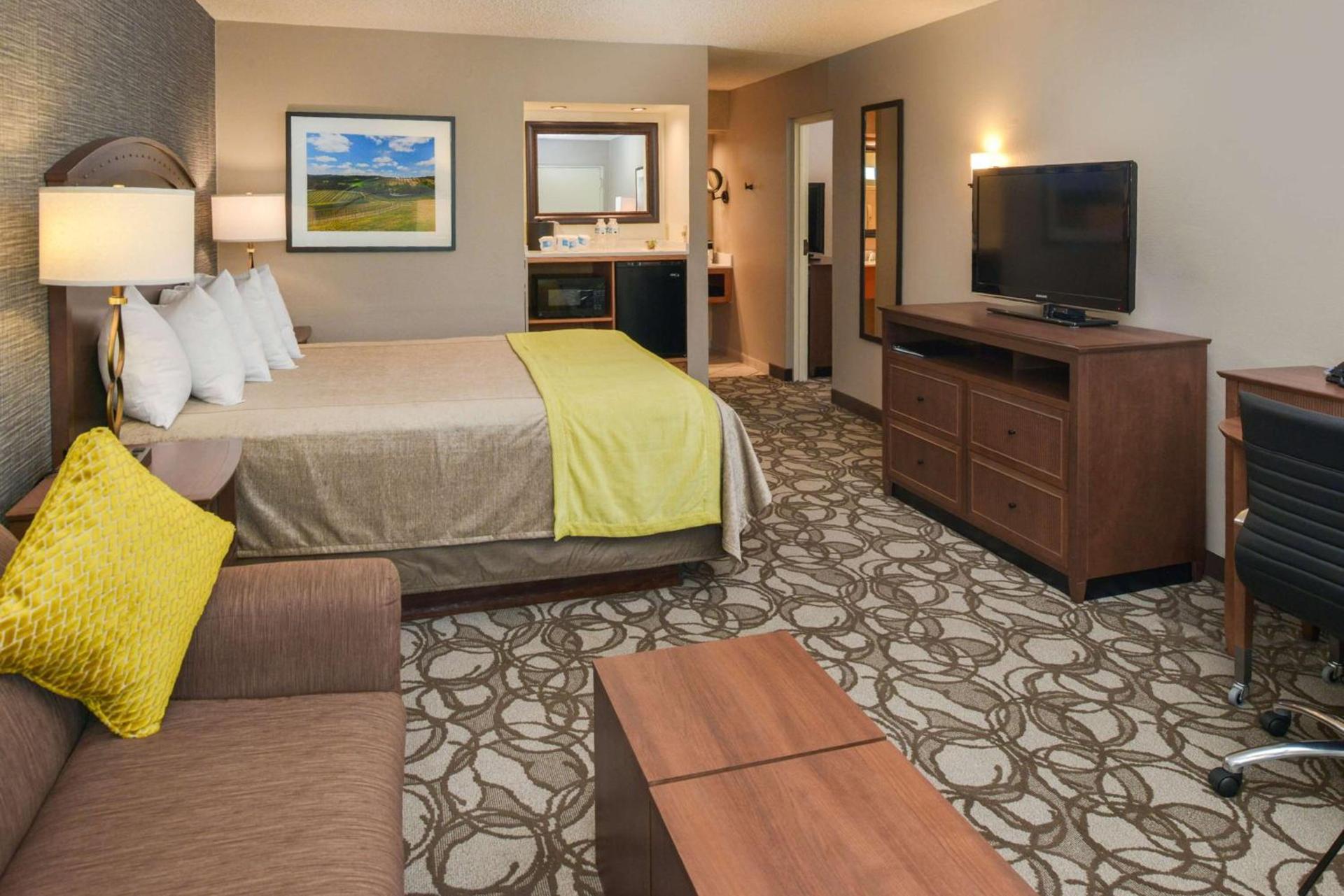 Best Western Plus Black Oak photo 7