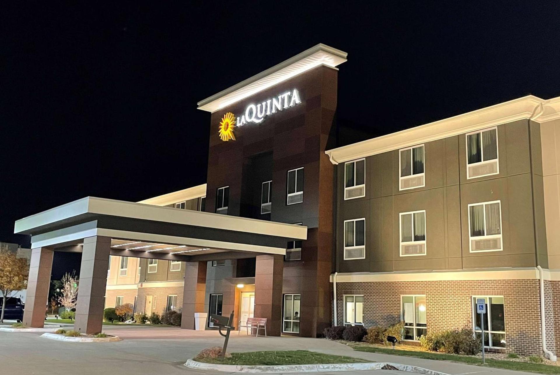 La Quinta Inn & Suites by Wyndham Ankeny IA - Des Moines IA photo 2