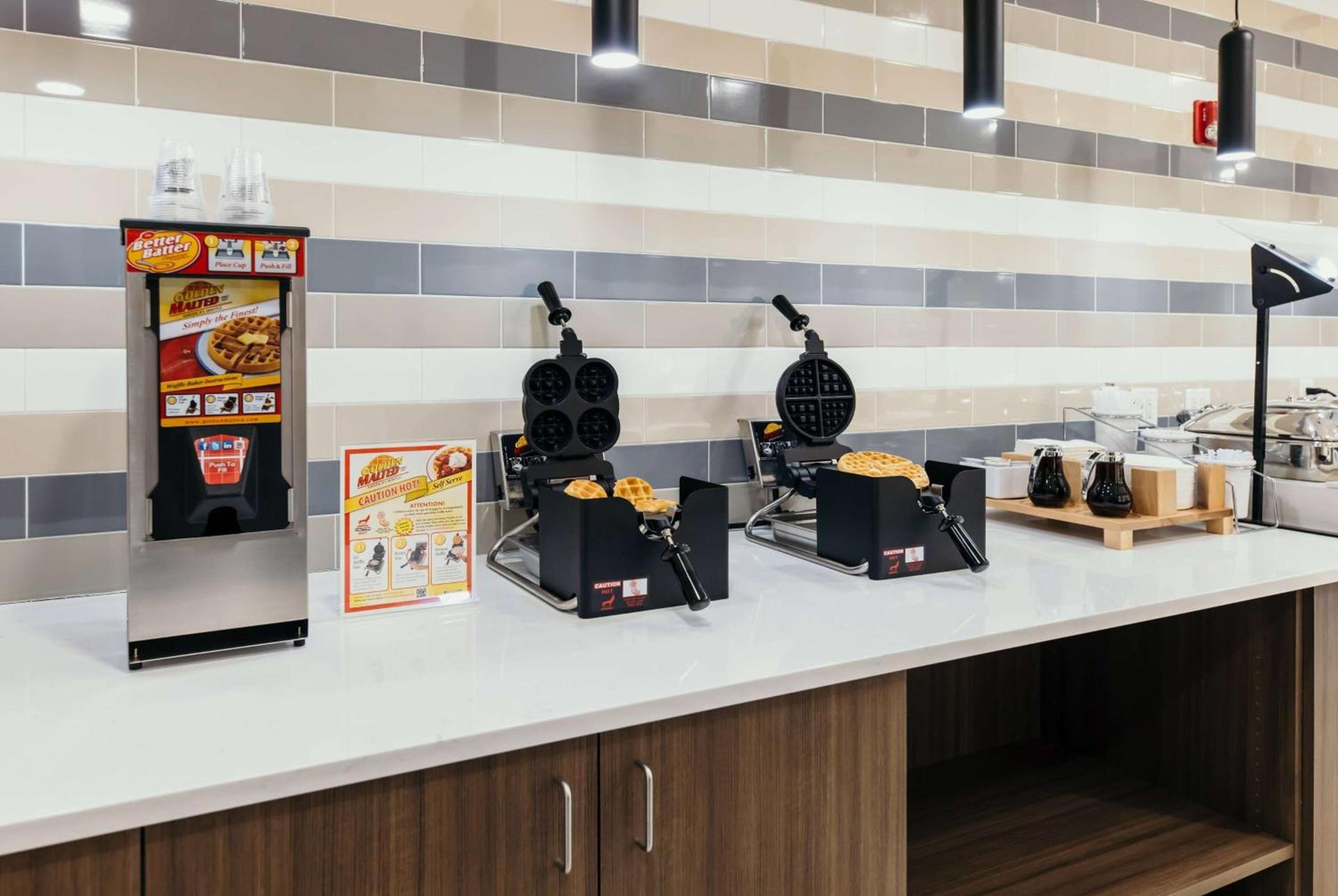 La Quinta Inn & Suites by Wyndham Ankeny IA - Des Moines IA photo 31