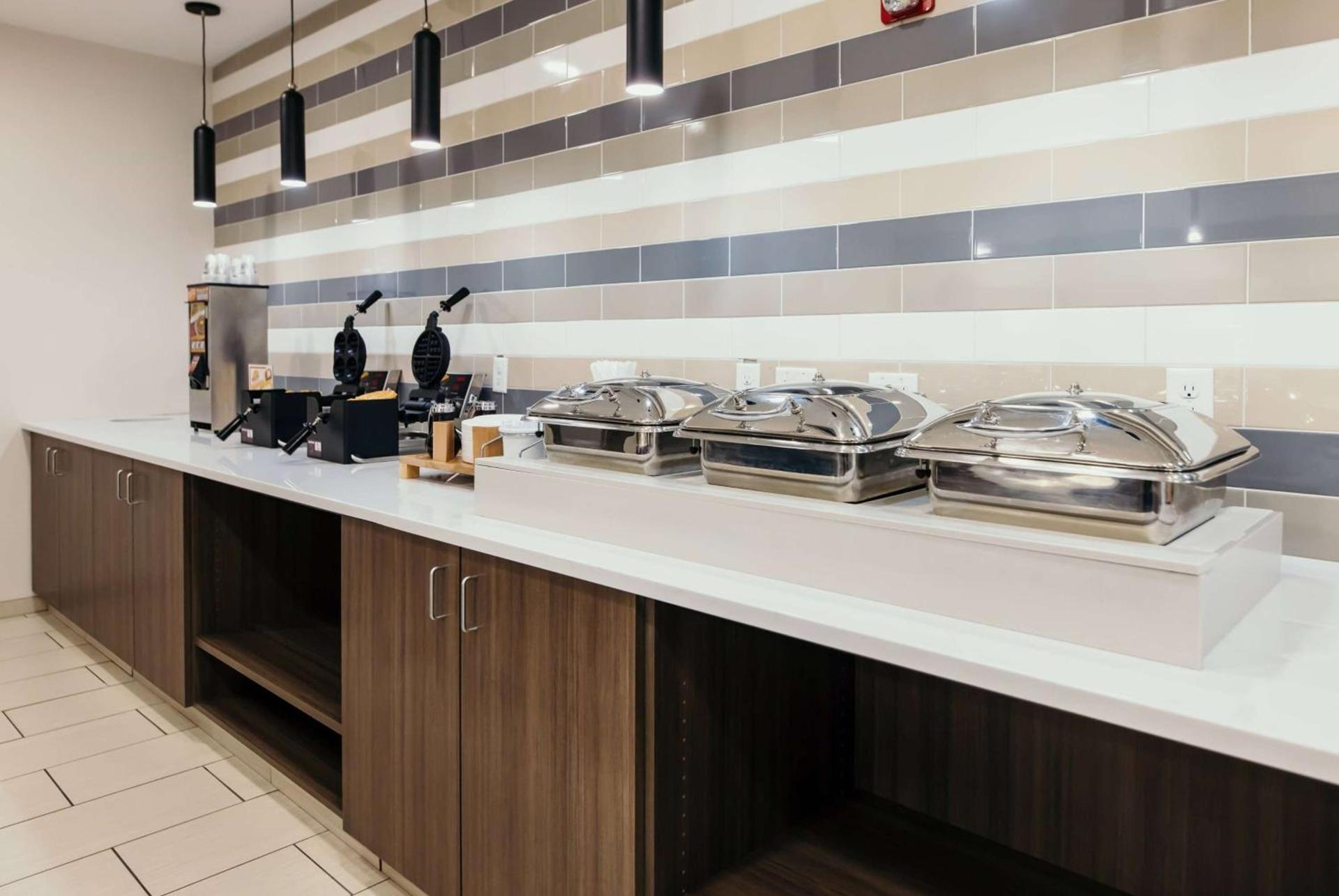La Quinta Inn & Suites by Wyndham Ankeny IA - Des Moines IA photo 34