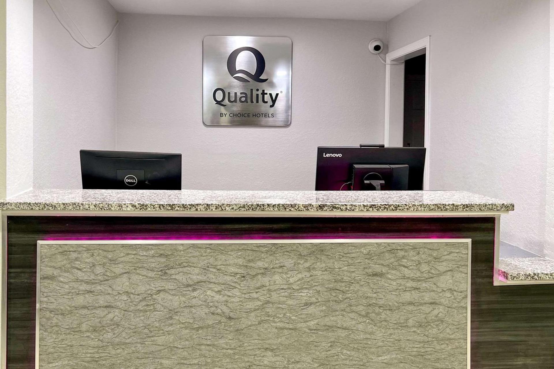 Quality Inn & Suites Columbus West — hotel in Columbus