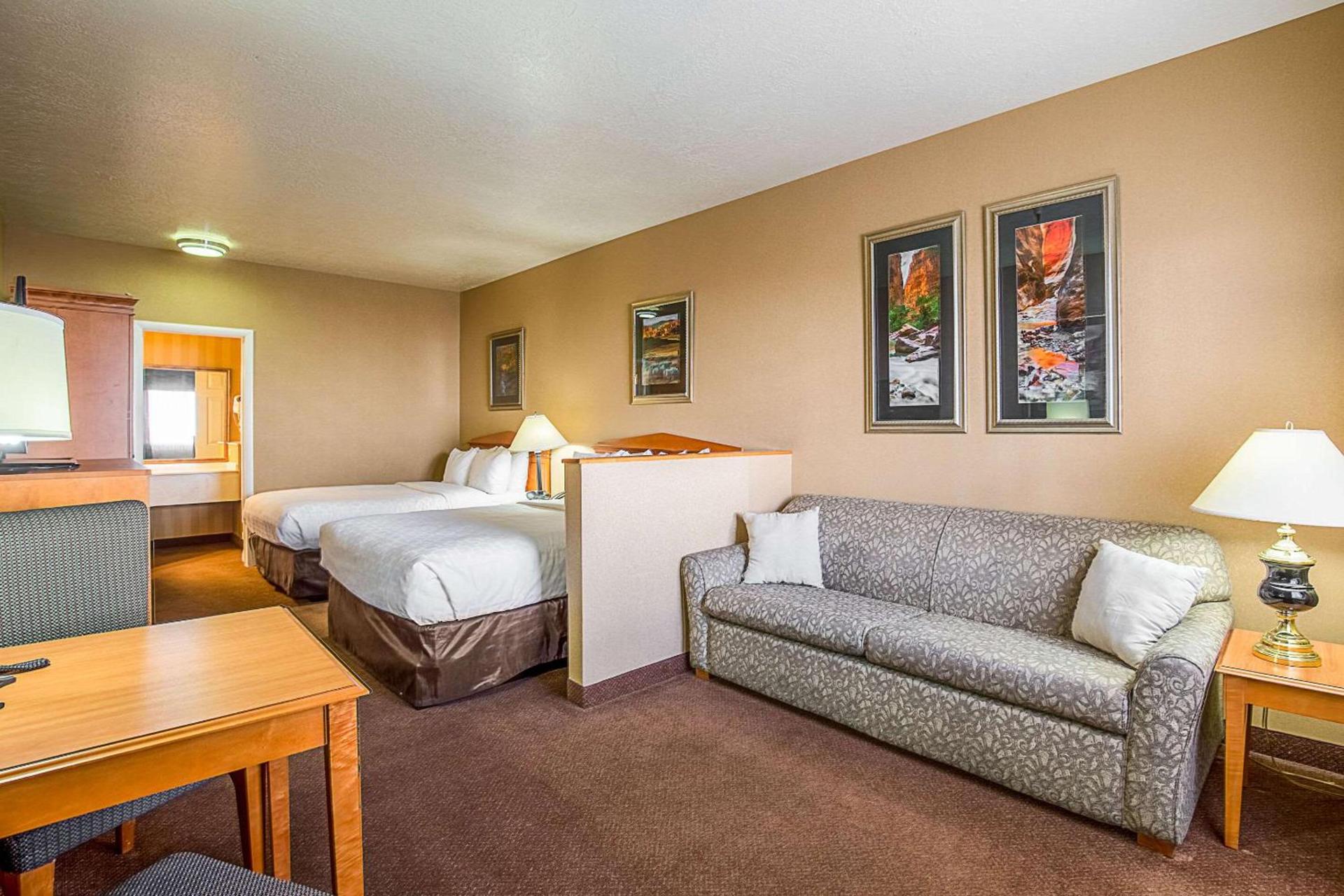 Clarion Suites St George - Convention Center Area photo 21