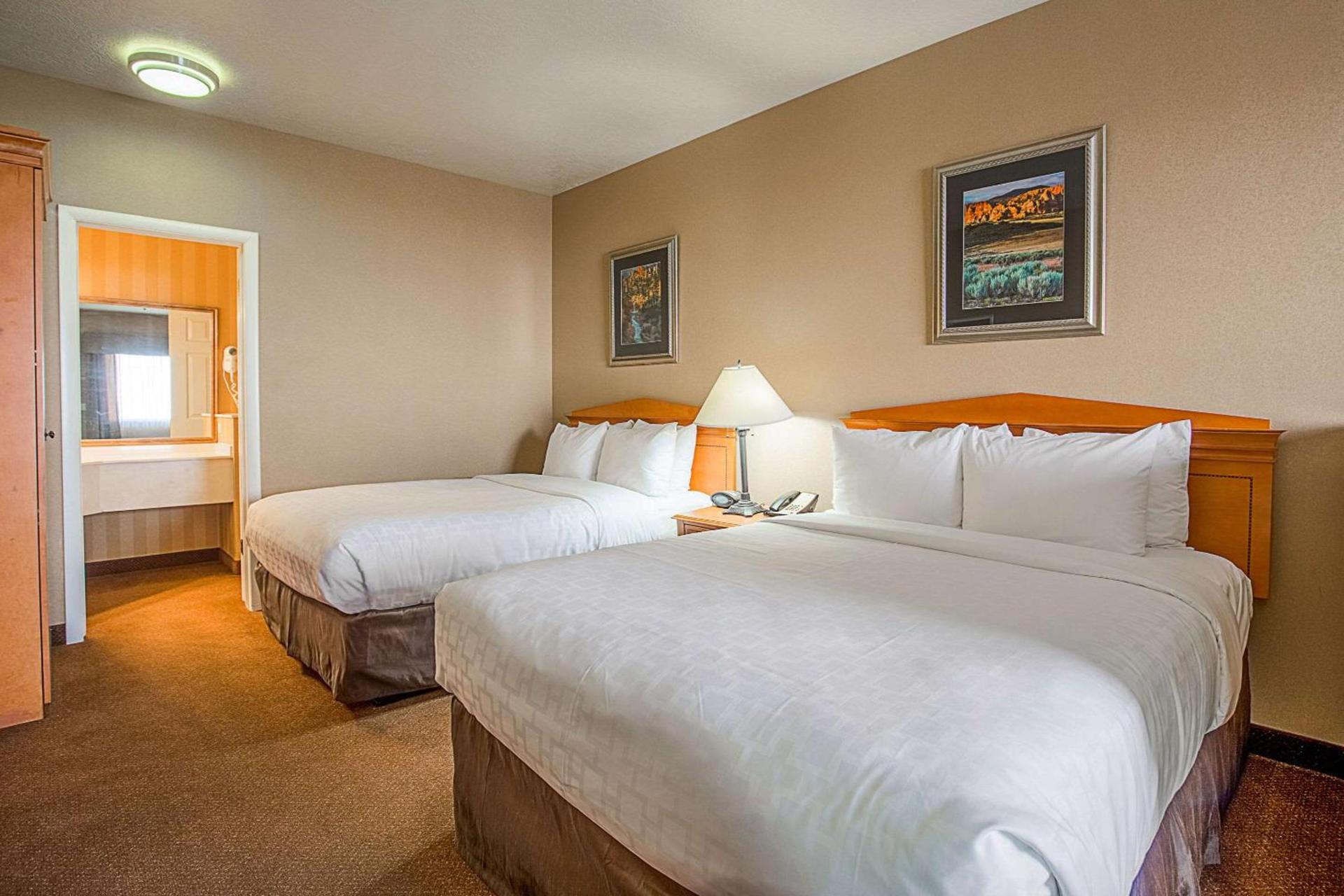 Clarion Suites St George - Convention Center Area photo 22