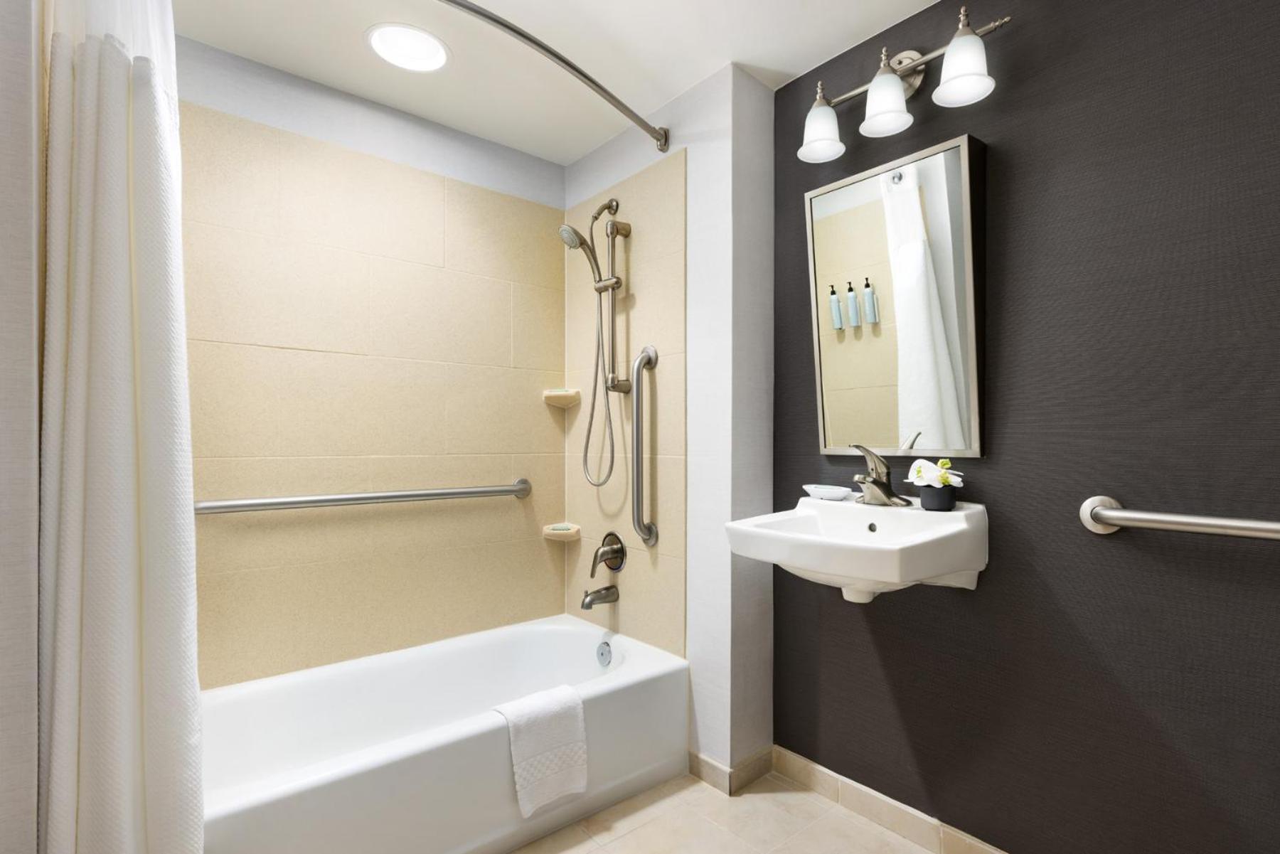 Courtyard by Marriott Atlantic City Beach Block photo 17