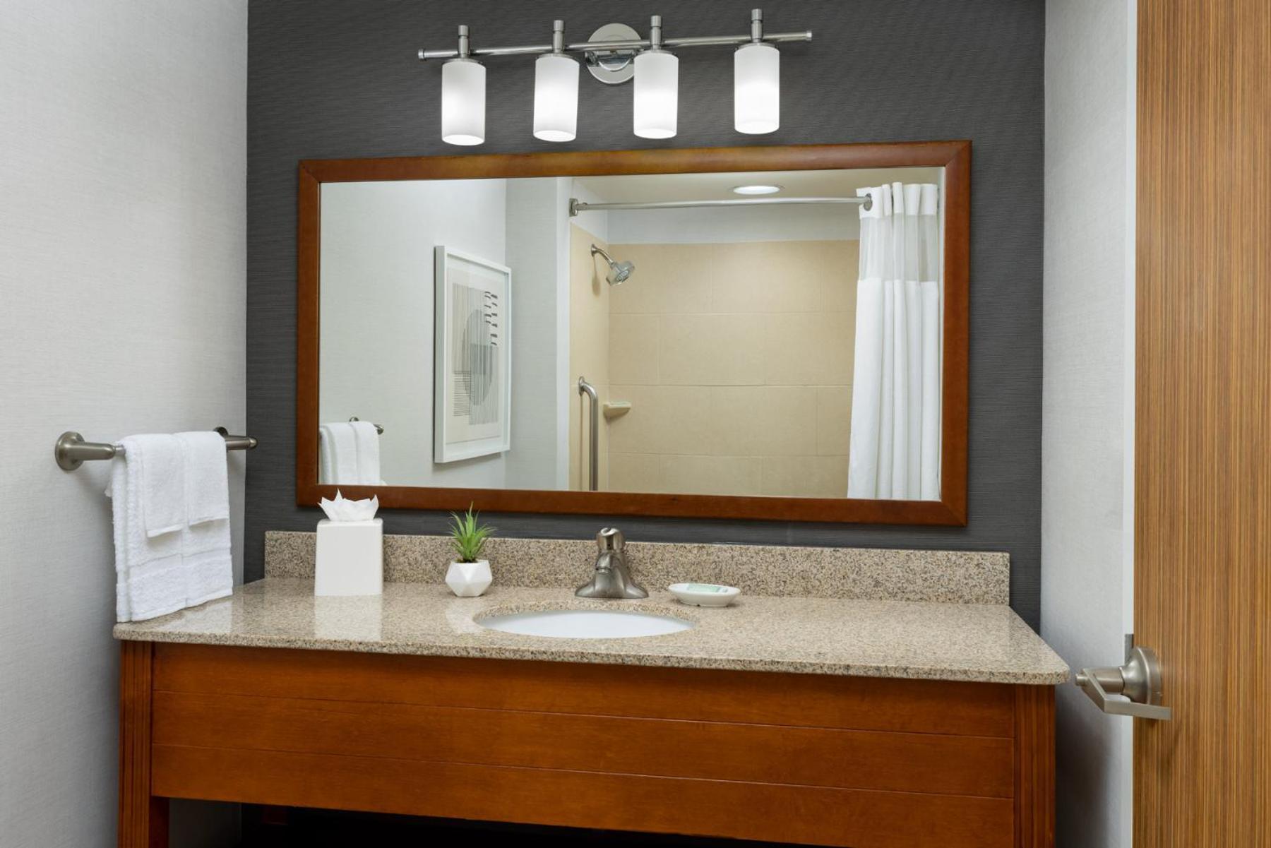 Courtyard by Marriott Atlantic City Beach Block photo 16