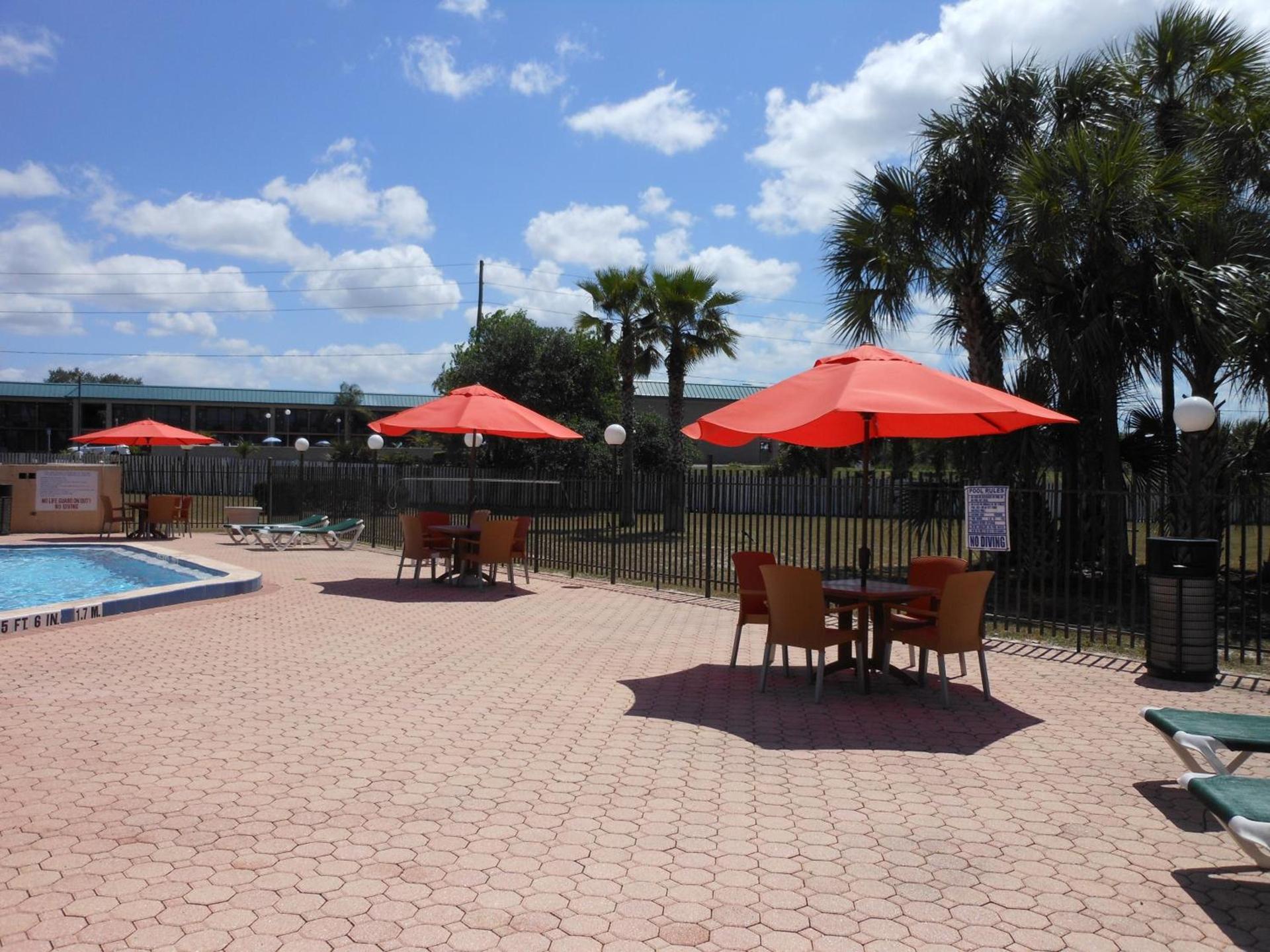 Ramada by Wyndham Davenport Orlando South photo 4