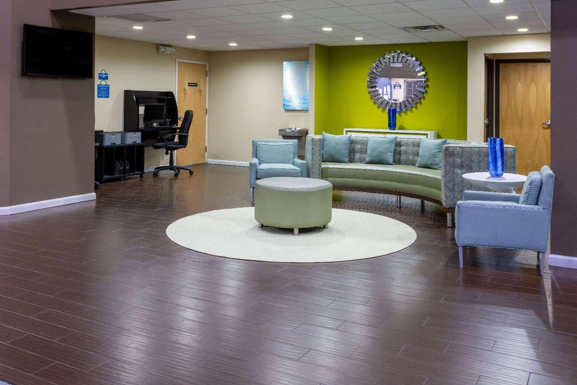 Days Inn & Suites by Wyndham Cherry Hill - Philadelphia photo 3
