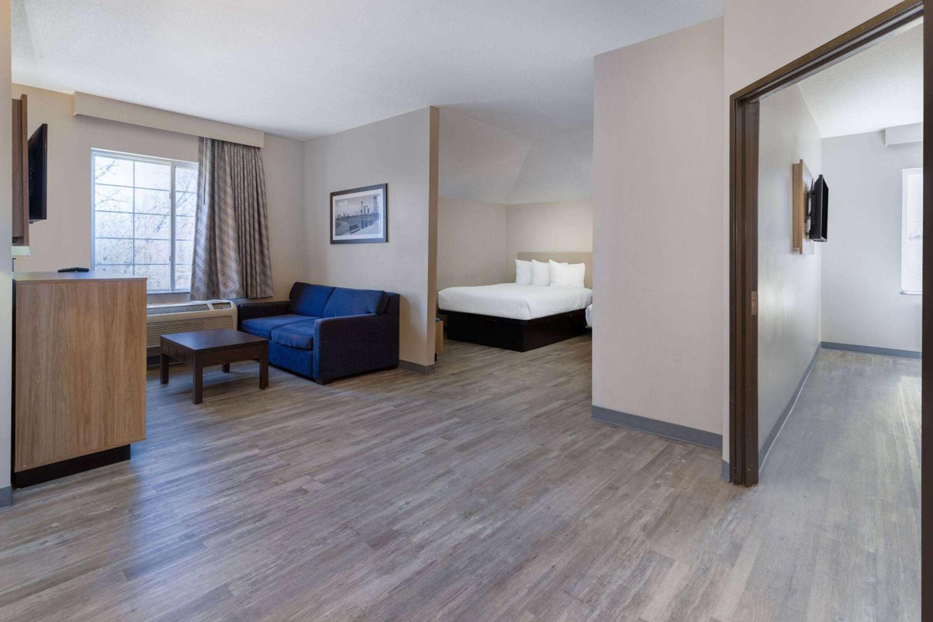 Days Inn & Suites by Wyndham Cherry Hill - Philadelphia photo 9