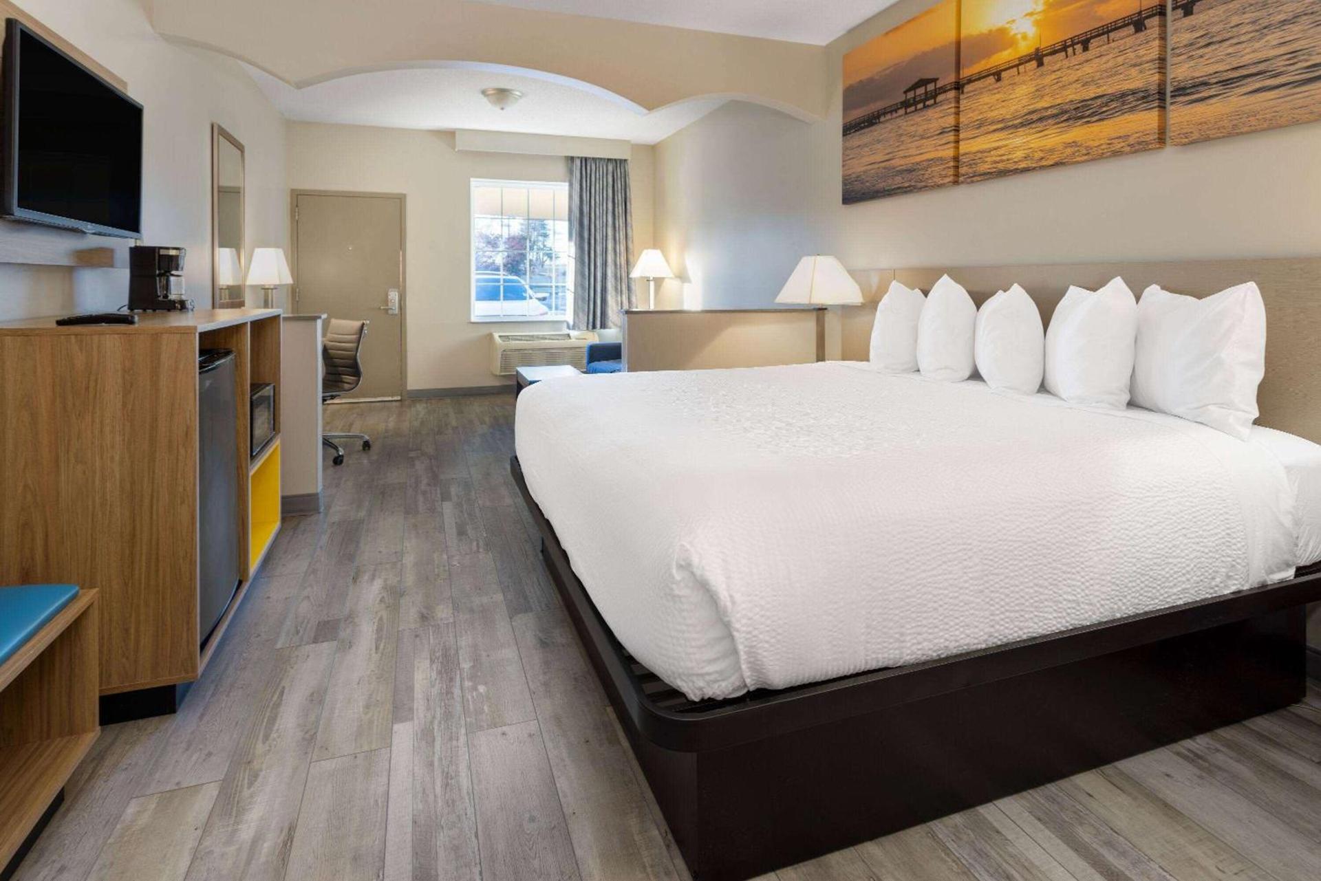 Days Inn & Suites by Wyndham Cherry Hill - Philadelphia photo 13