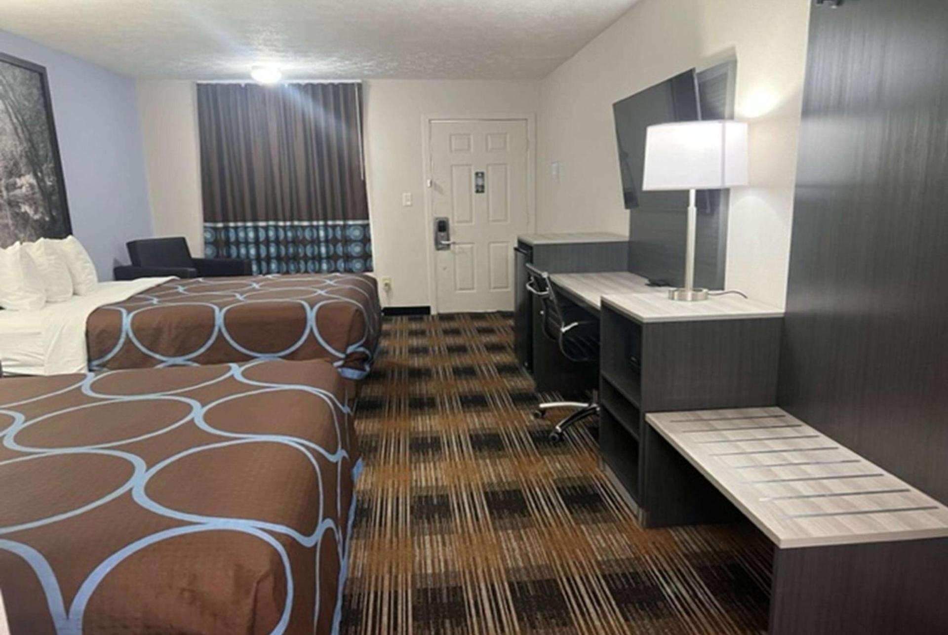 Super 8 by Wyndham Covington photo 7