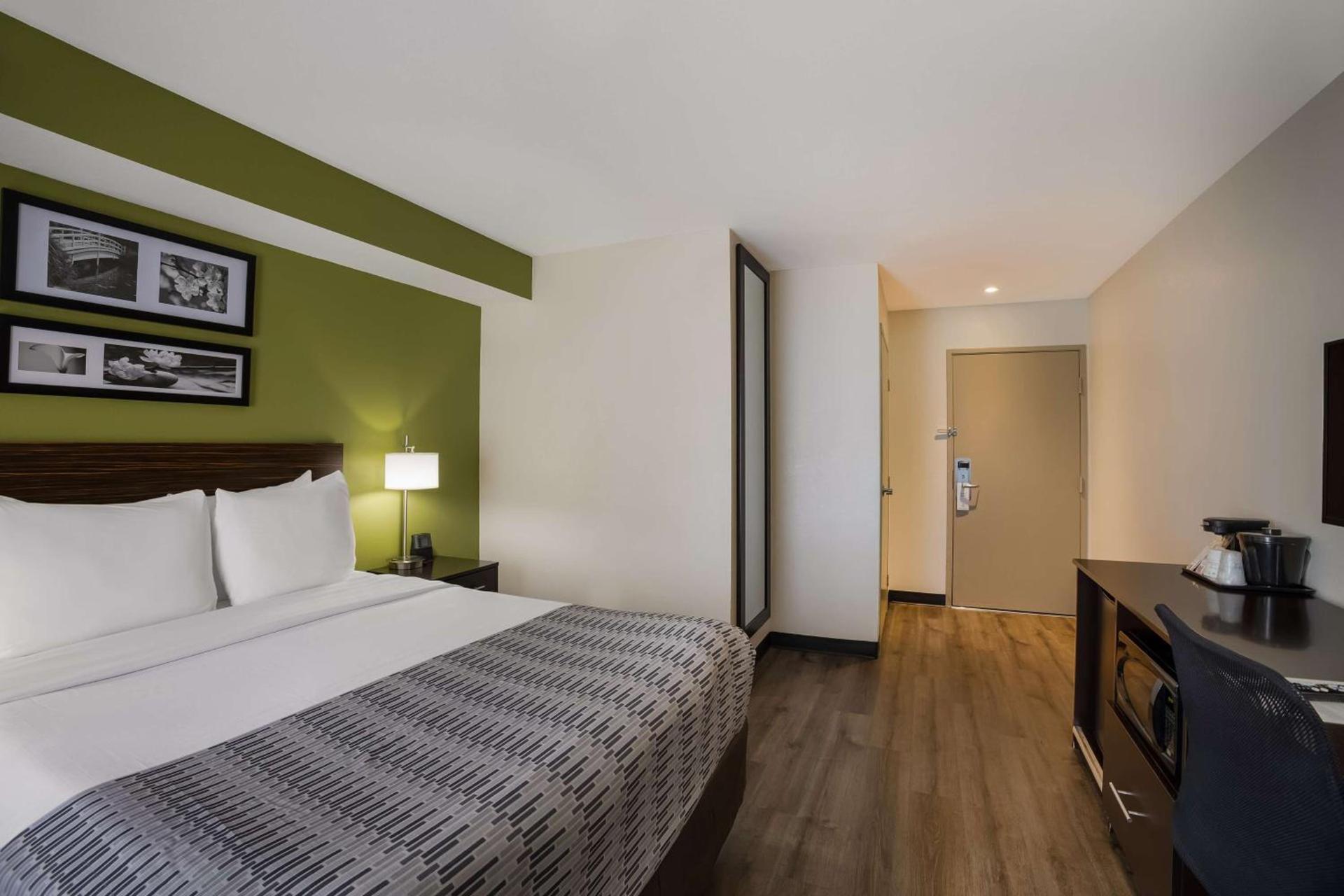 SureStay Plus by Best Western Mesa Superstition Springs photo 11
