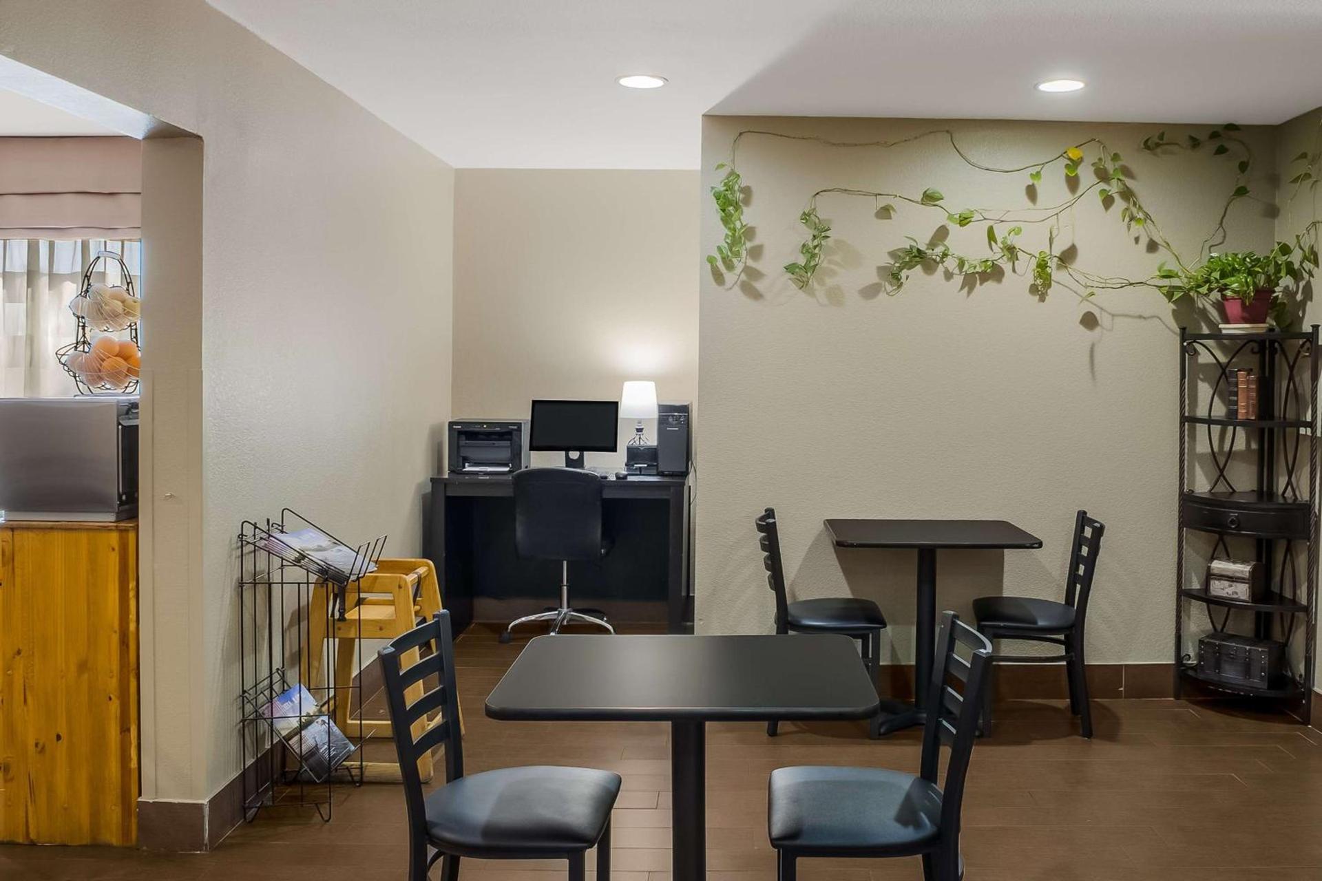 SureStay Plus by Best Western Mesa Superstition Springs photo 7
