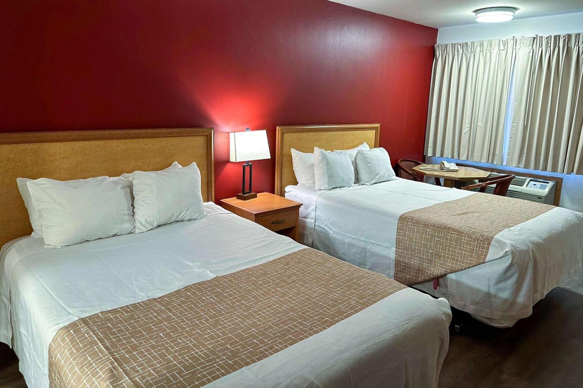 Econo Lodge Edmonds North Seattle — hotel in Edmonds