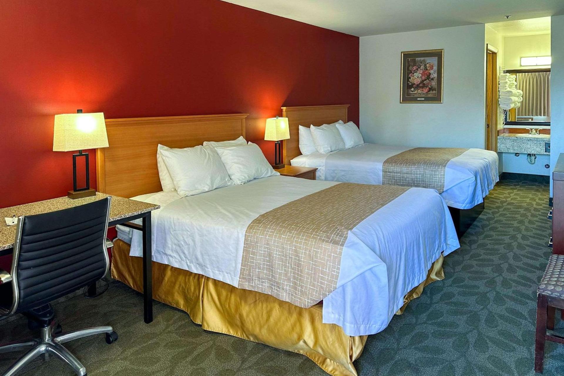 Econo Lodge Edmonds North Seattle photo 4