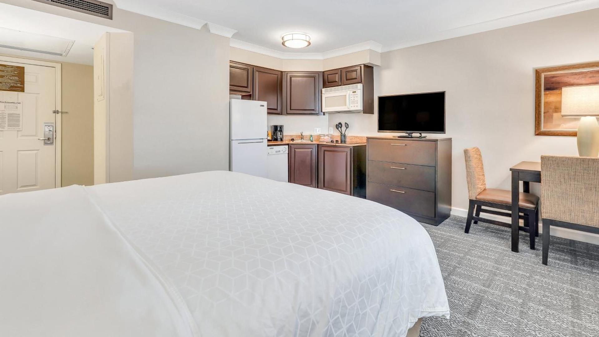 Staybridge Suites Savannah Historic District by IHG photo 35