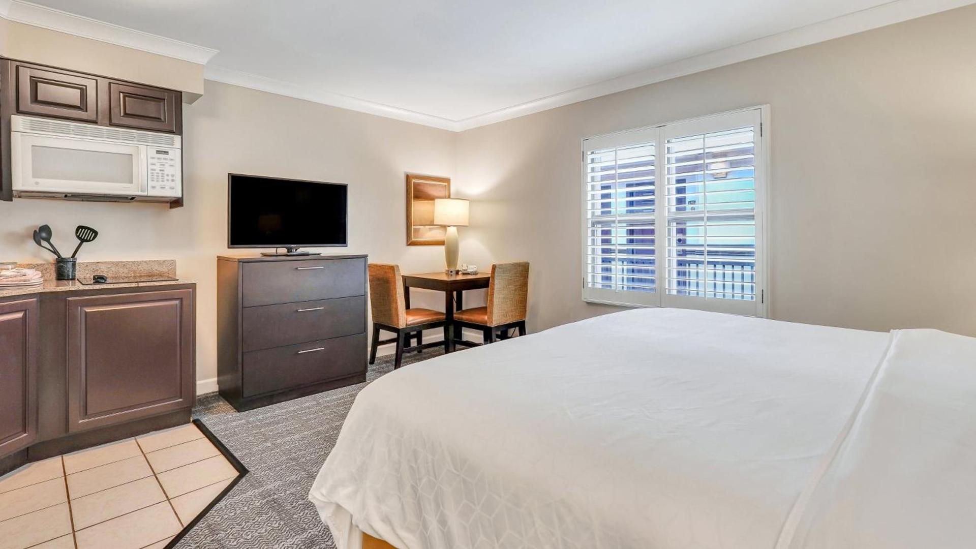 Staybridge Suites Savannah Historic District by IHG photo 37
