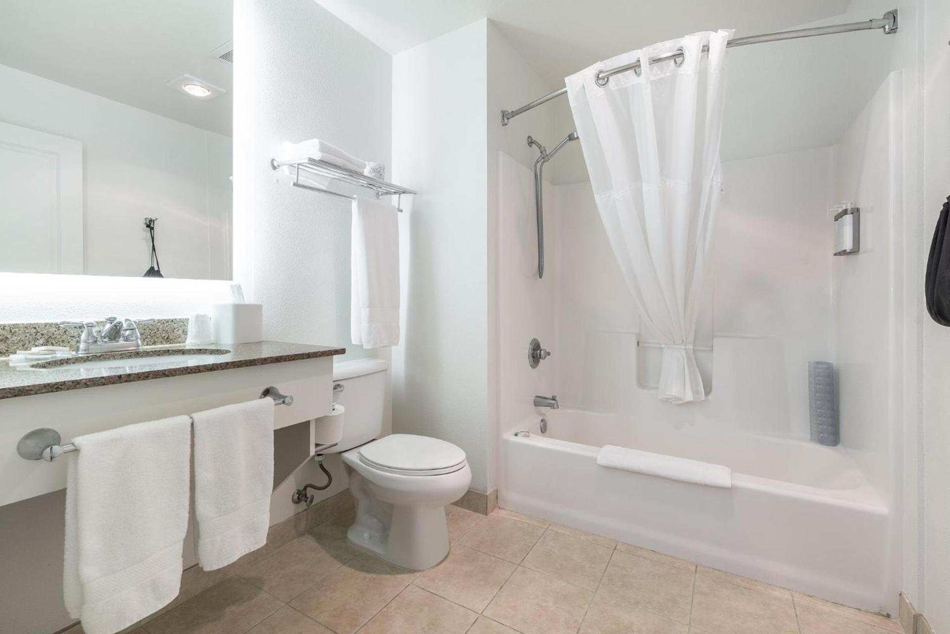 Marshall Suites Bainbridge Island, SureStay Collection by BW photo 82