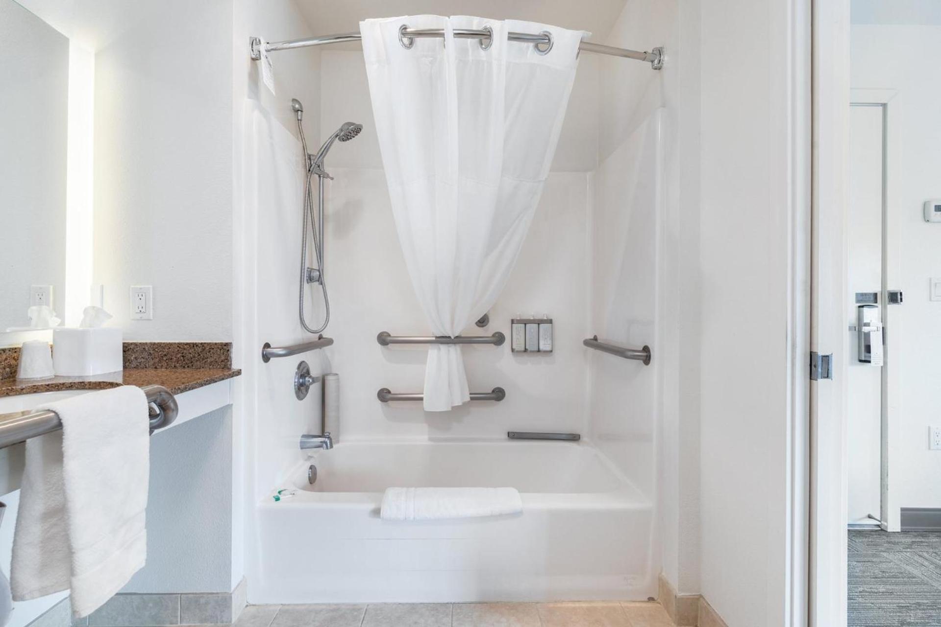Marshall Suites Bainbridge Island, SureStay Collection by BW photo 88