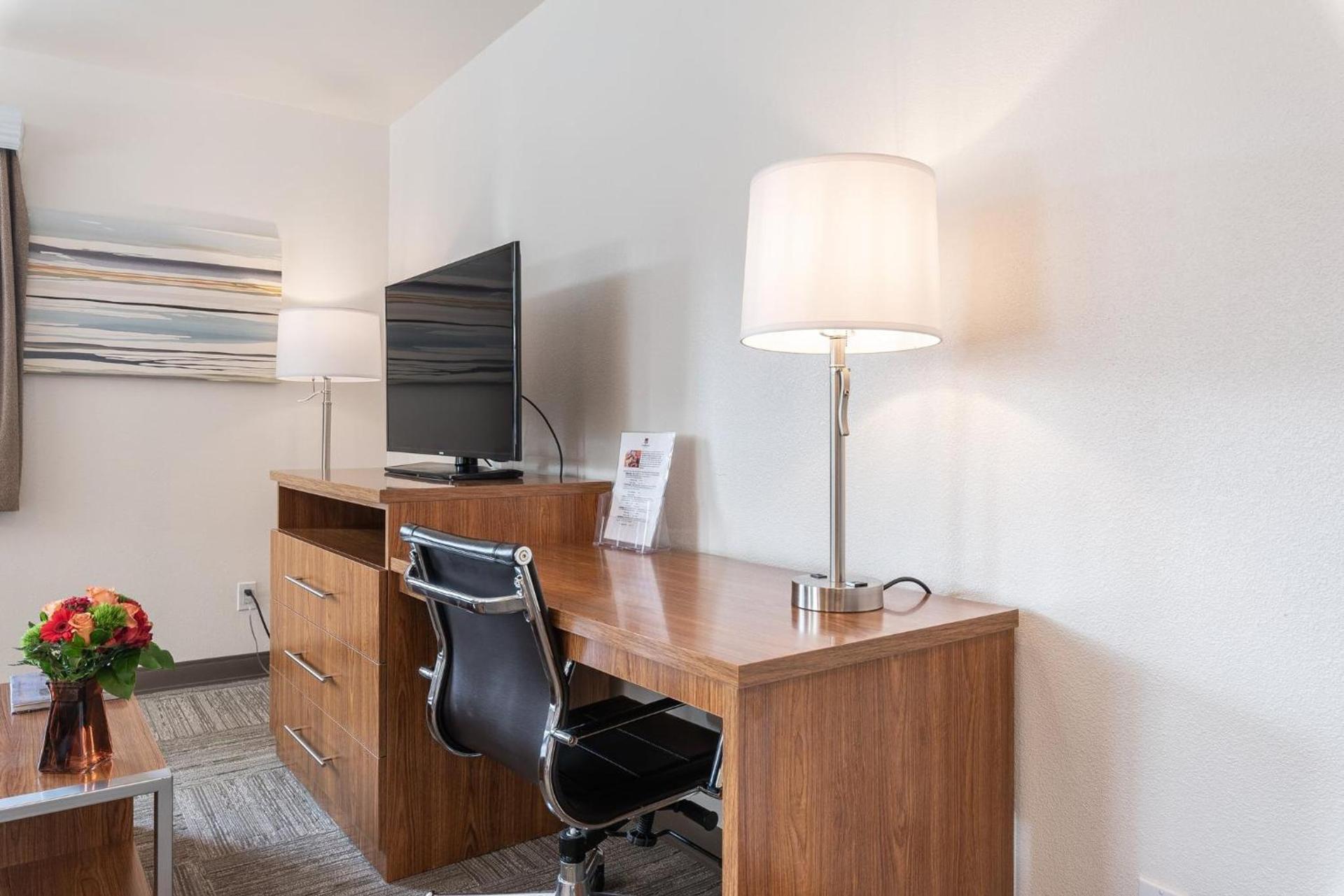 Marshall Suites Bainbridge Island, SureStay Collection by BW photo 67