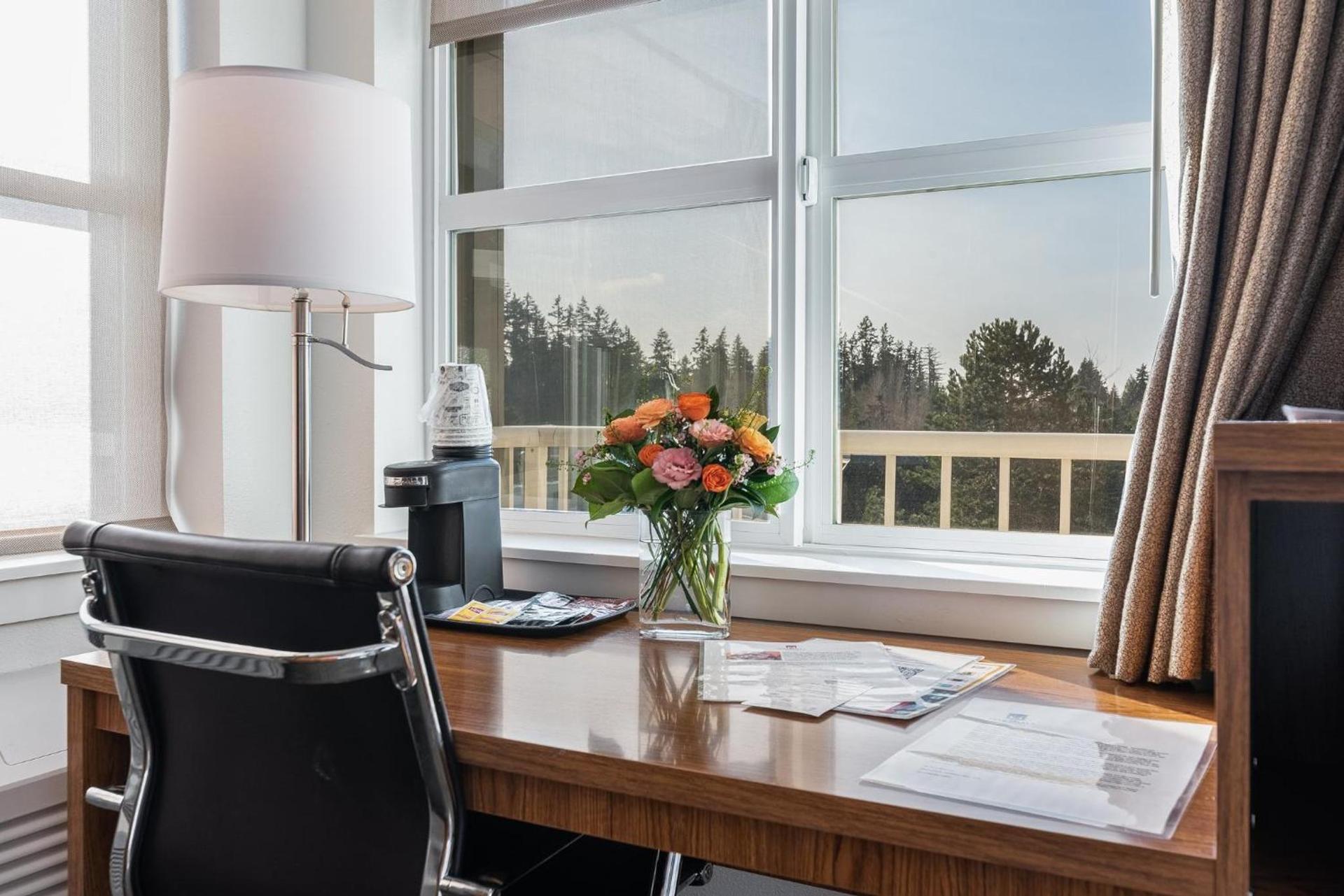 Marshall Suites Bainbridge Island, SureStay Collection by BW photo 70