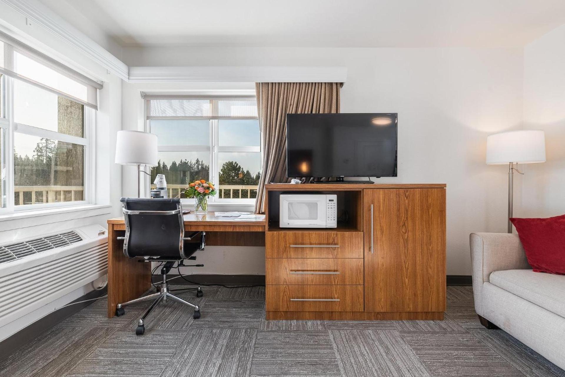 Marshall Suites Bainbridge Island, SureStay Collection by BW photo 6