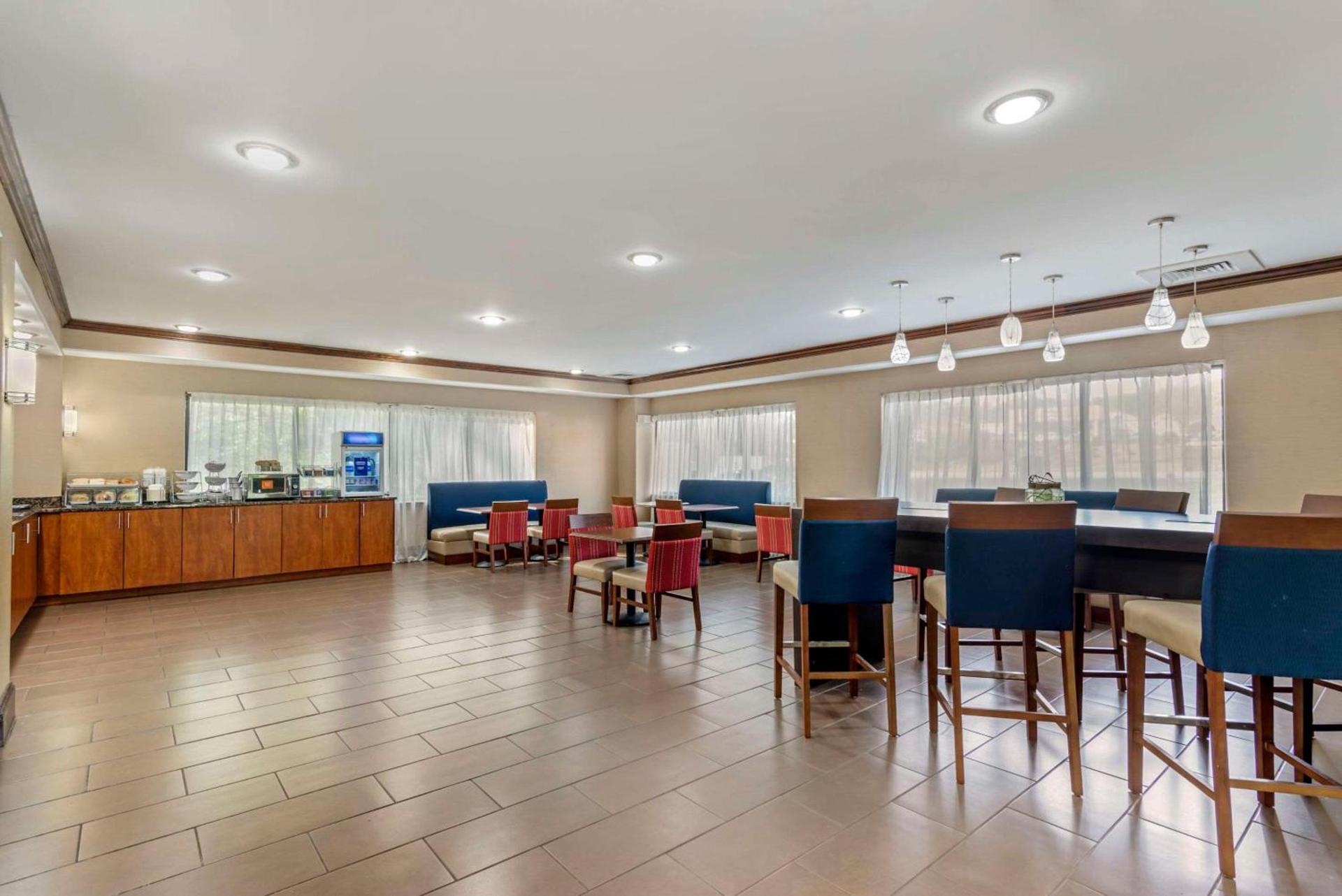 Comfort Suites At Kennesaw State University photo 30
