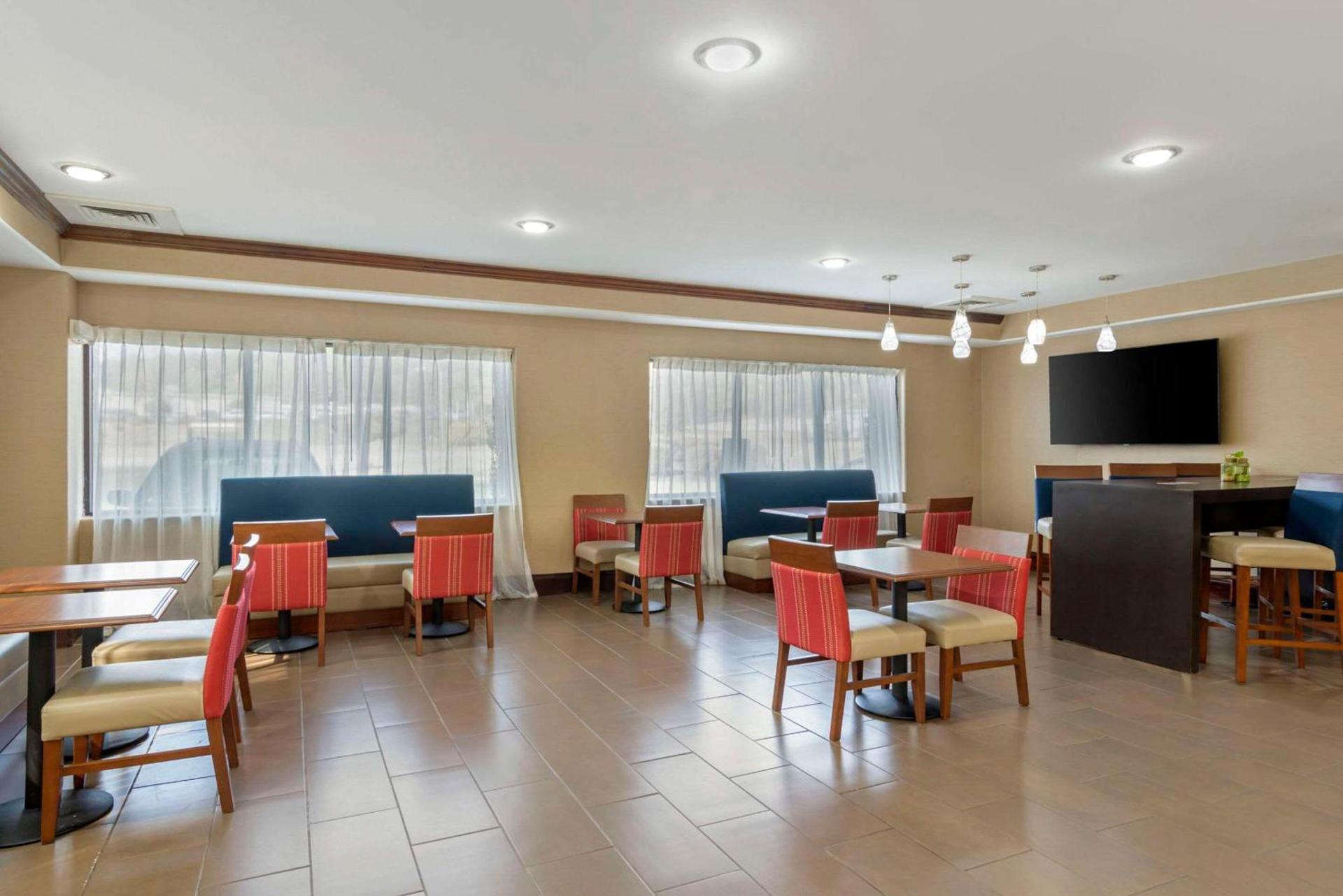Comfort Suites At Kennesaw State University photo 33
