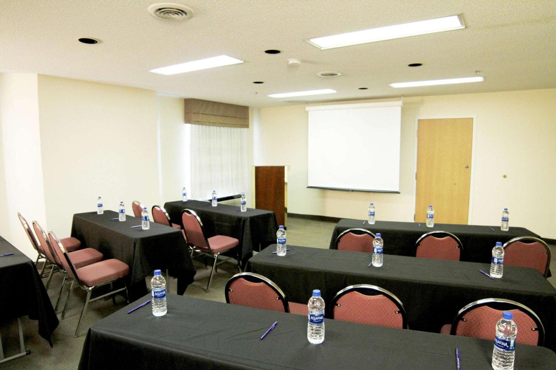 Sleep Inn Sandusky photo 25