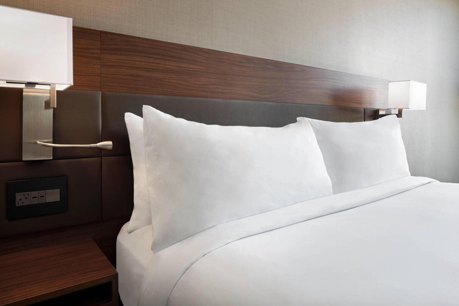 AC Hotel by Marriott Pittsburgh Downtown photo 16