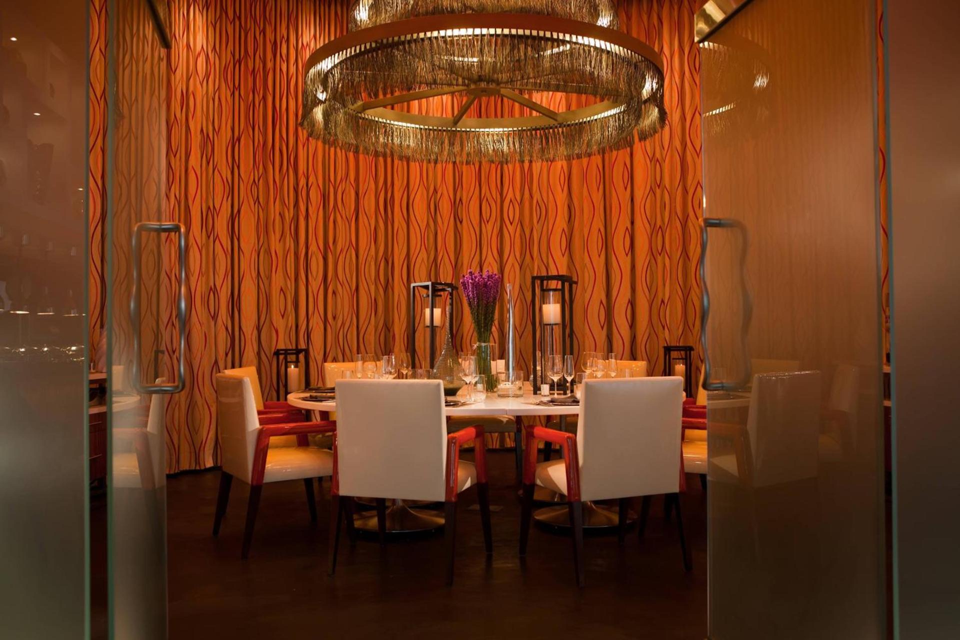 Renaissance Arlington Capital View Hotel photo 36
