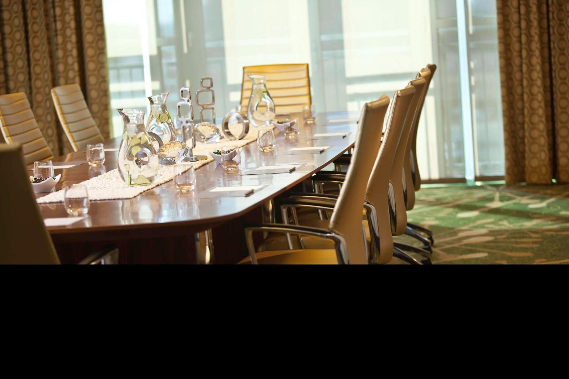 Renaissance Arlington Capital View Hotel photo 49