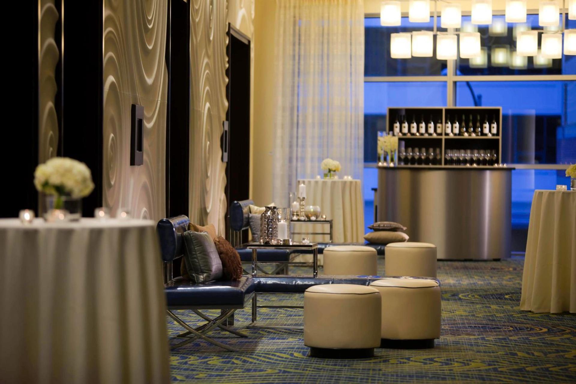 Renaissance Arlington Capital View Hotel photo 52