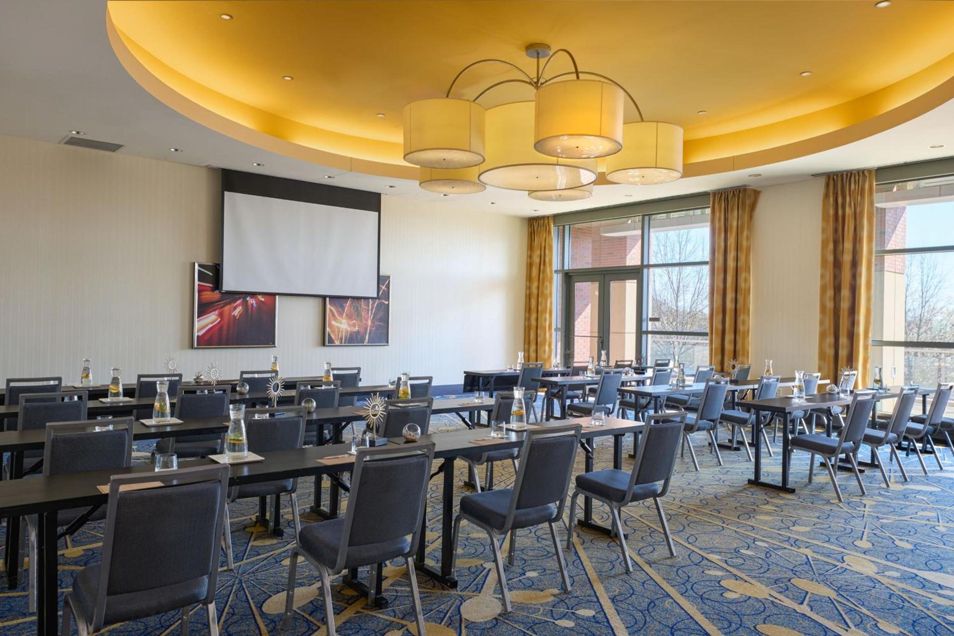 Renaissance Arlington Capital View Hotel photo 57