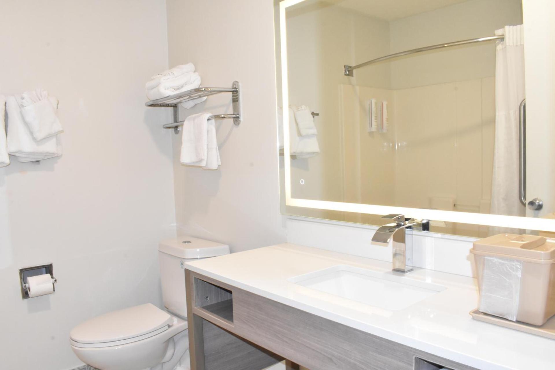 Clarion Pointe Vidalia - Lyons West photo 20