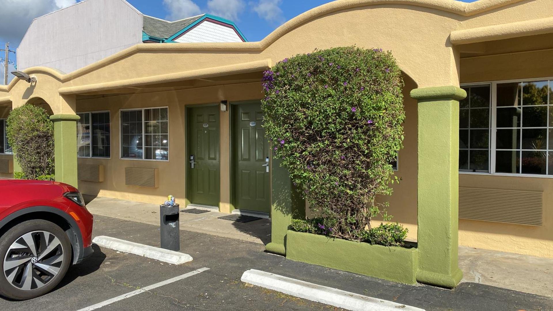 Holiday Motel photo 12
