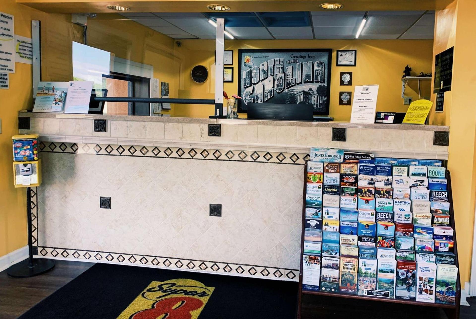 Super 8 by Wyndham Marion NC photo 2
