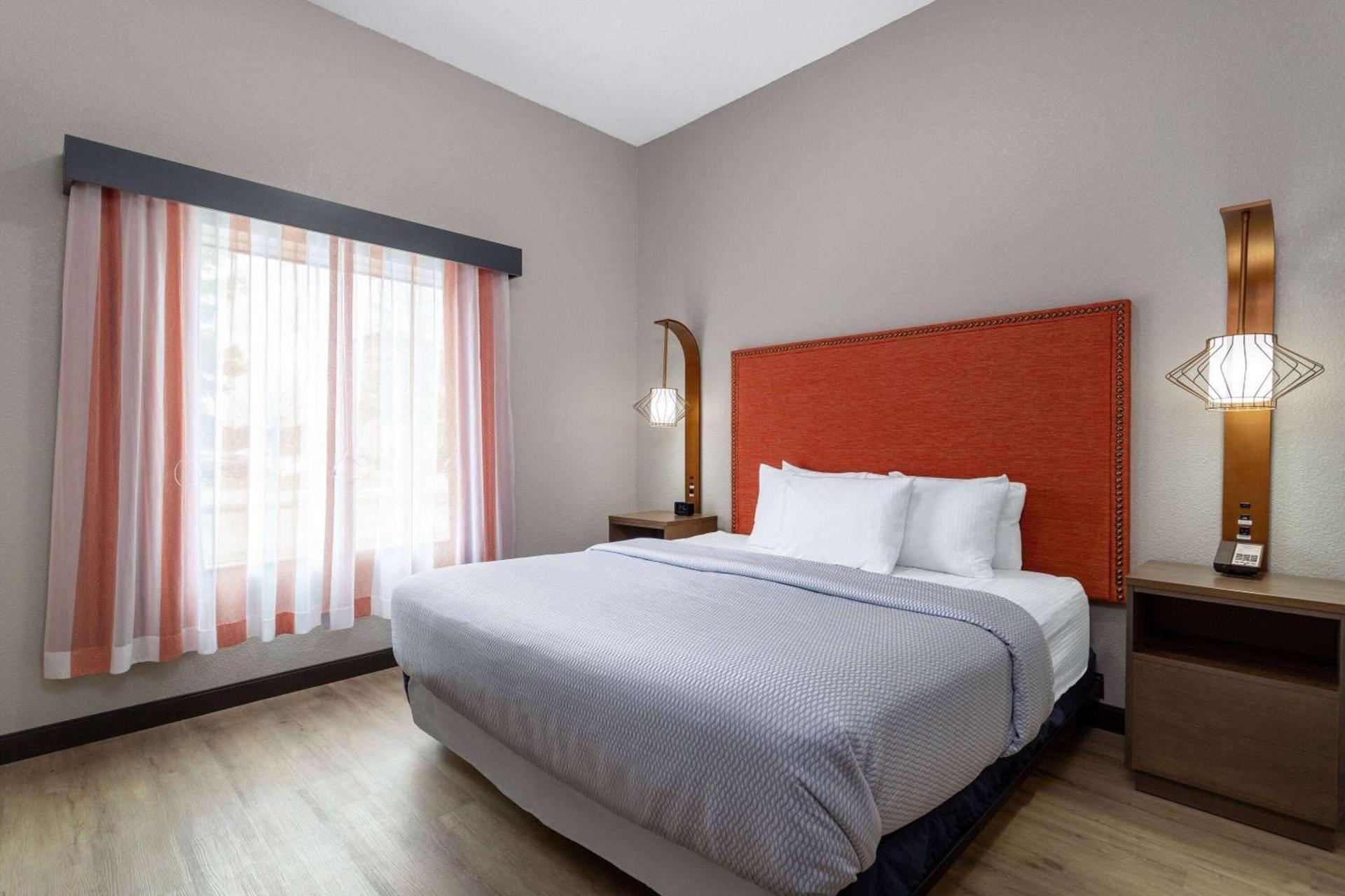 La Quinta Inn & Suites by Wyndham Augusta Fort Eisenhower photo 13