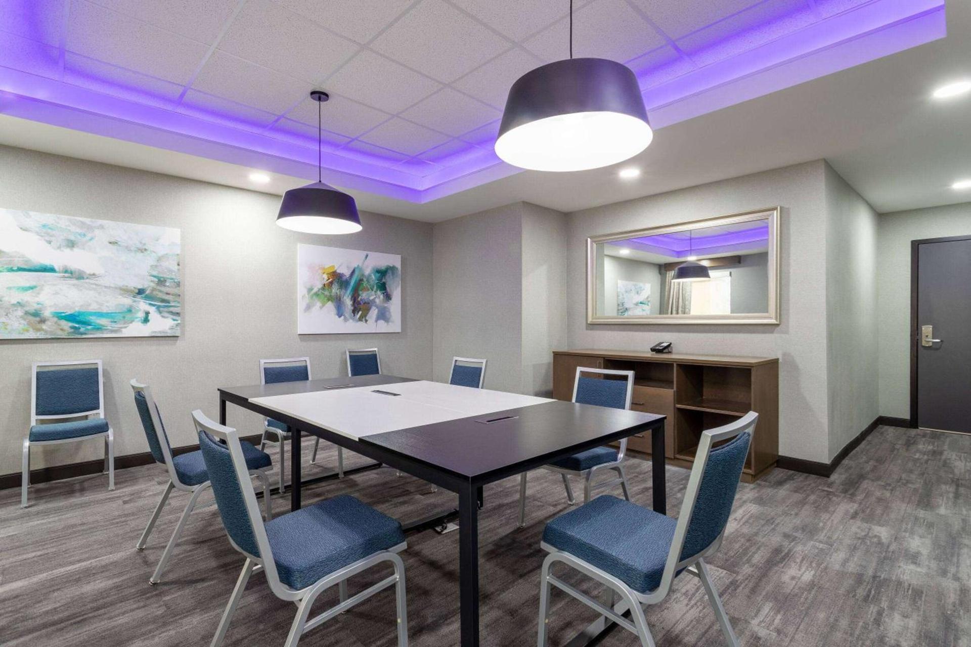 La Quinta Inn & Suites by Wyndham Augusta Fort Eisenhower photo 26