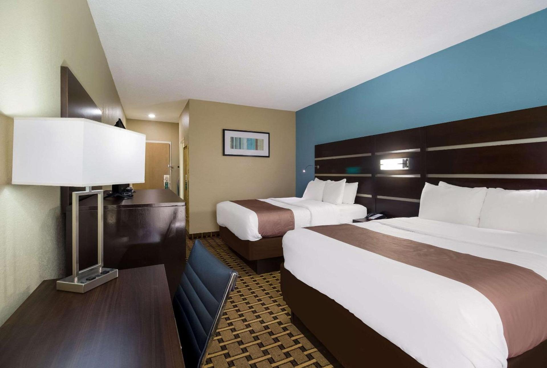 Quality Inn Houston East I-10 photo 12