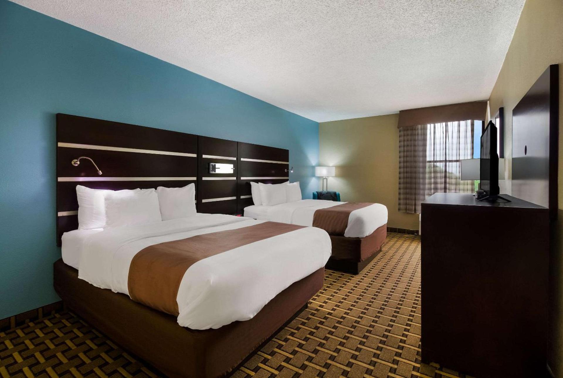 Quality Inn Houston East I-10 photo 13