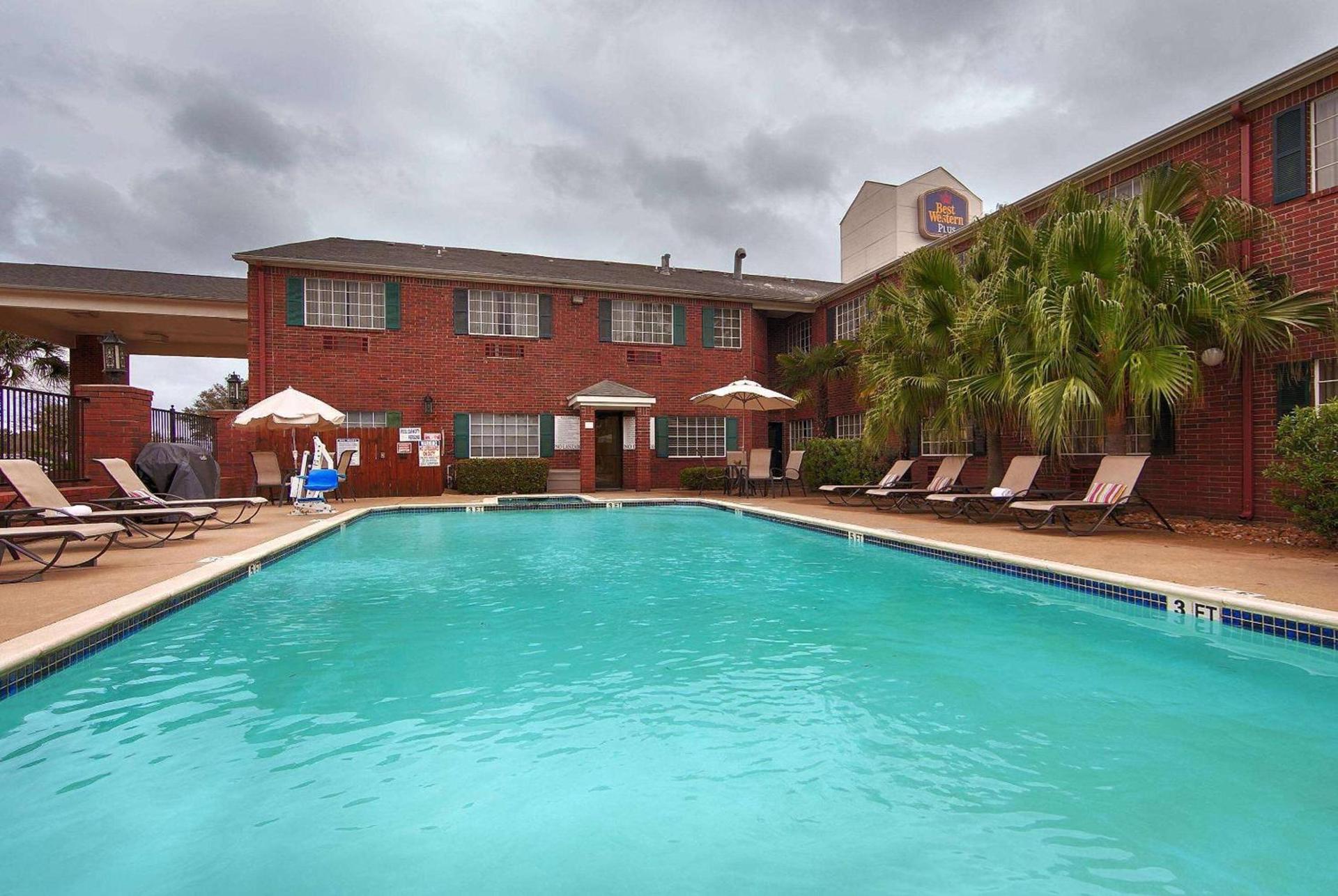 Studio 6 Houston, TX - Westchase photo 2