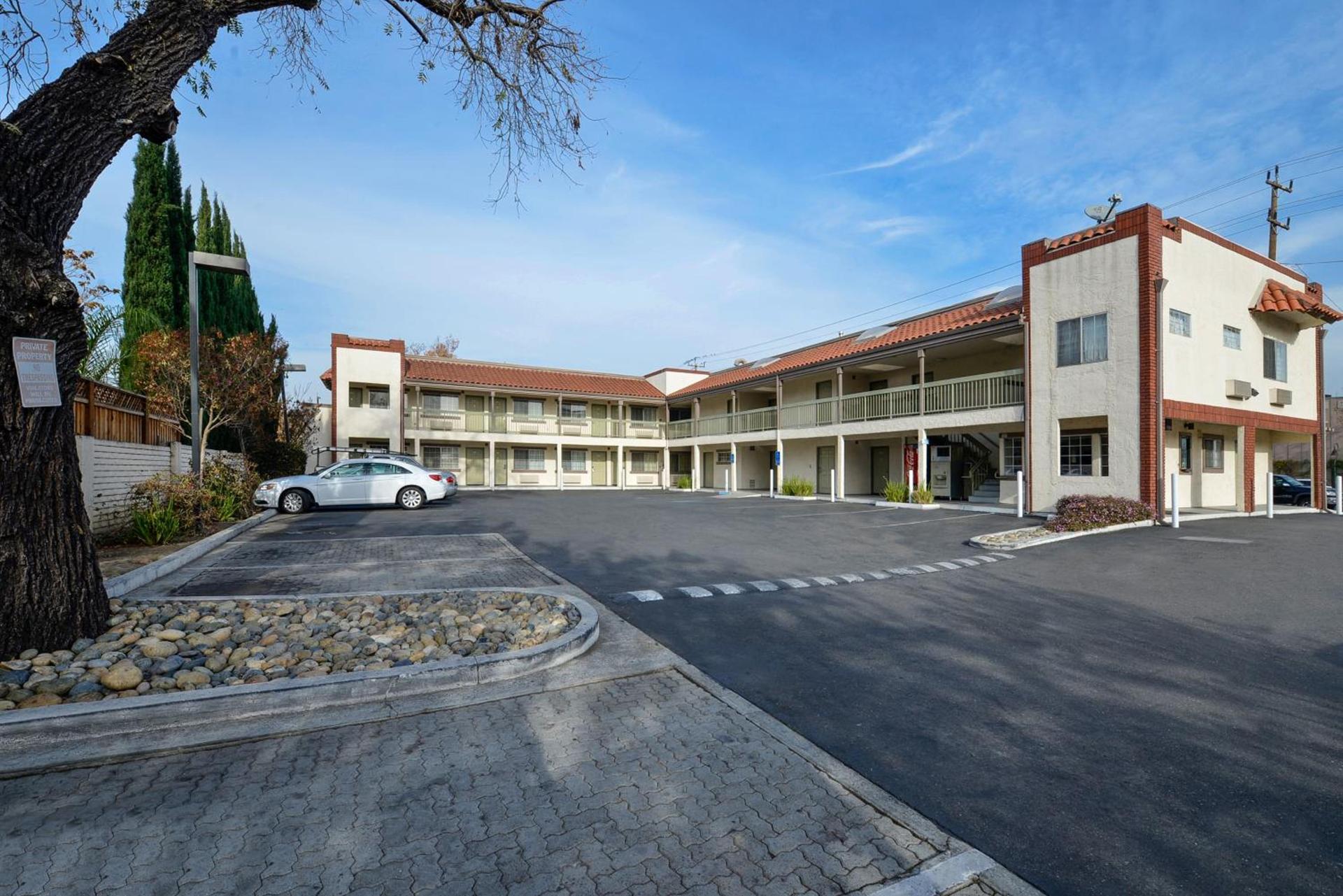 Americas Best Value Inn San Jose Convention Center photo 10
