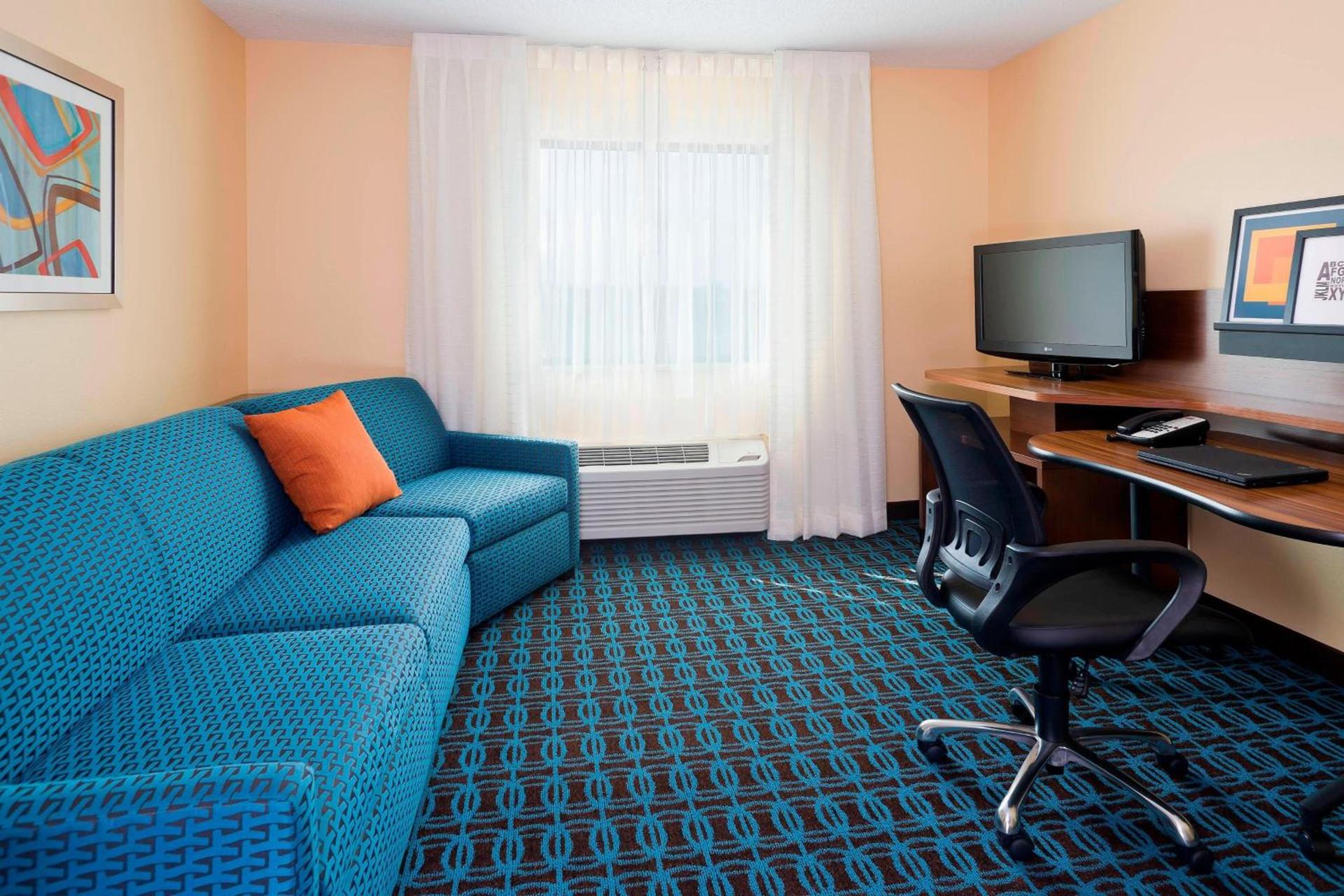 Fairfield Inn & Suites Dallas Park Central photo 10