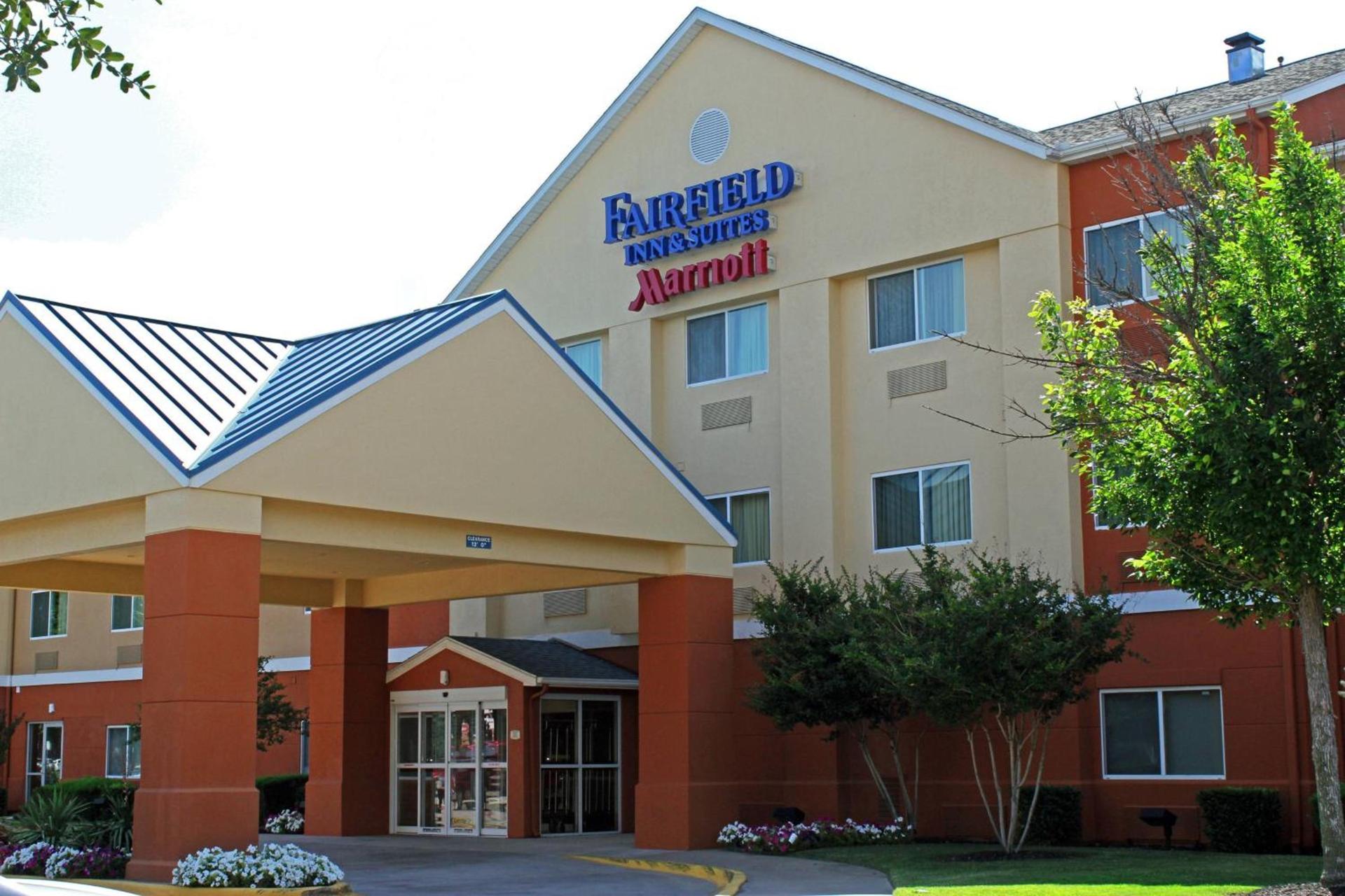Fairfield Inn & Suites Dallas Park Central photo 1